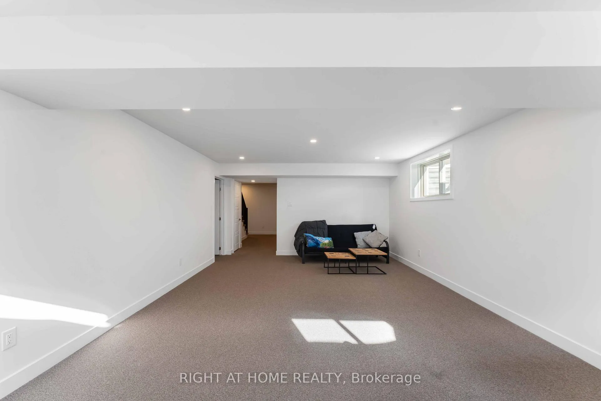 Photo 14 of 339 Shuttleworth Drive, Ottawa, Leitrim — HOMEH