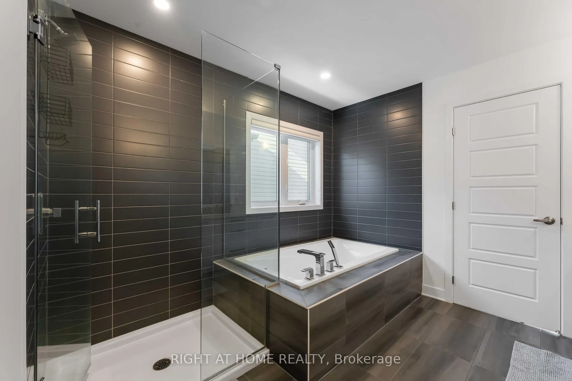 Photo 24 of 339 Shuttleworth Drive, Ottawa, Leitrim — HOMEH