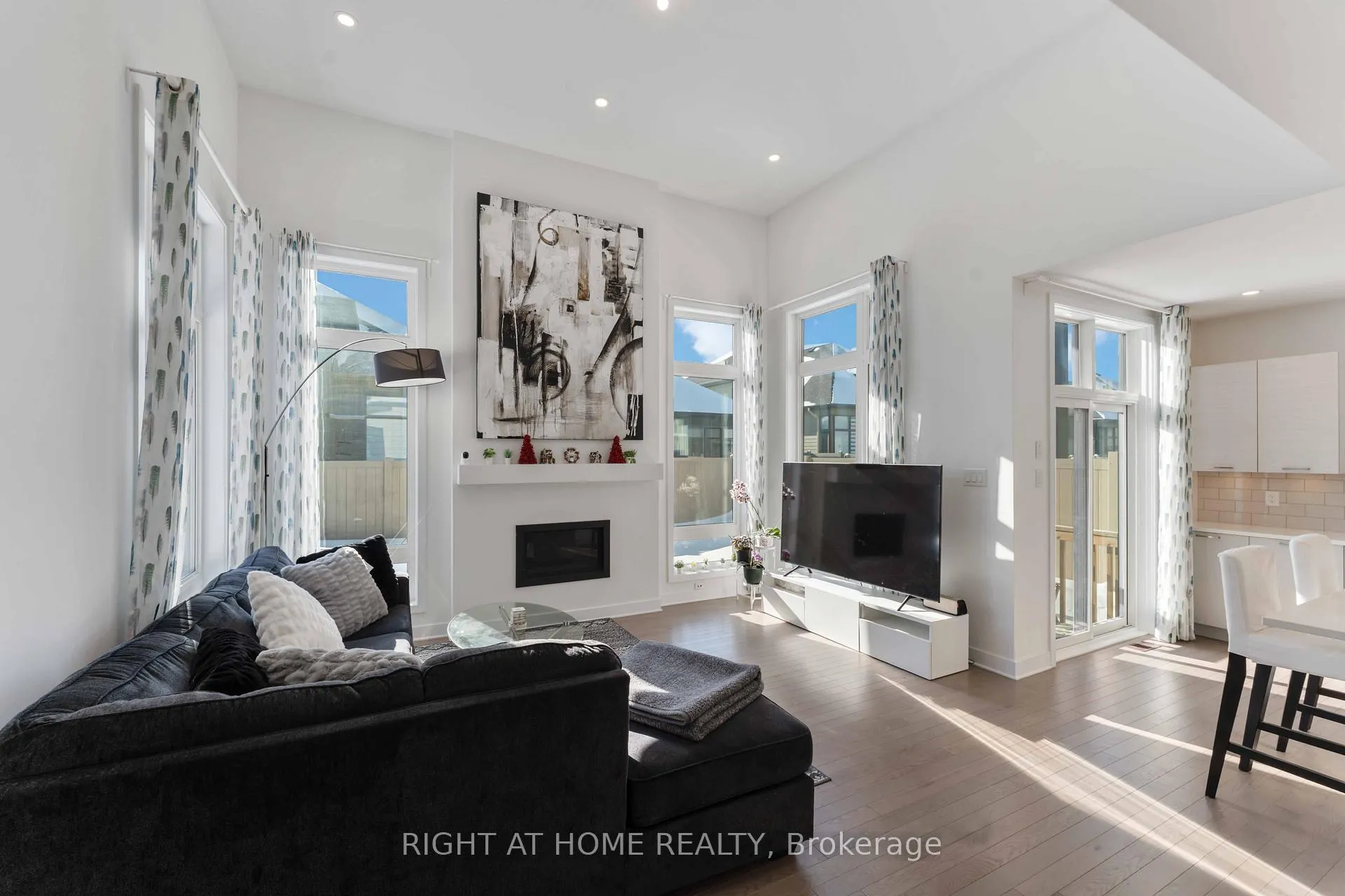 Photo 39 of 339 Shuttleworth Drive, Ottawa, Leitrim — HOMEH