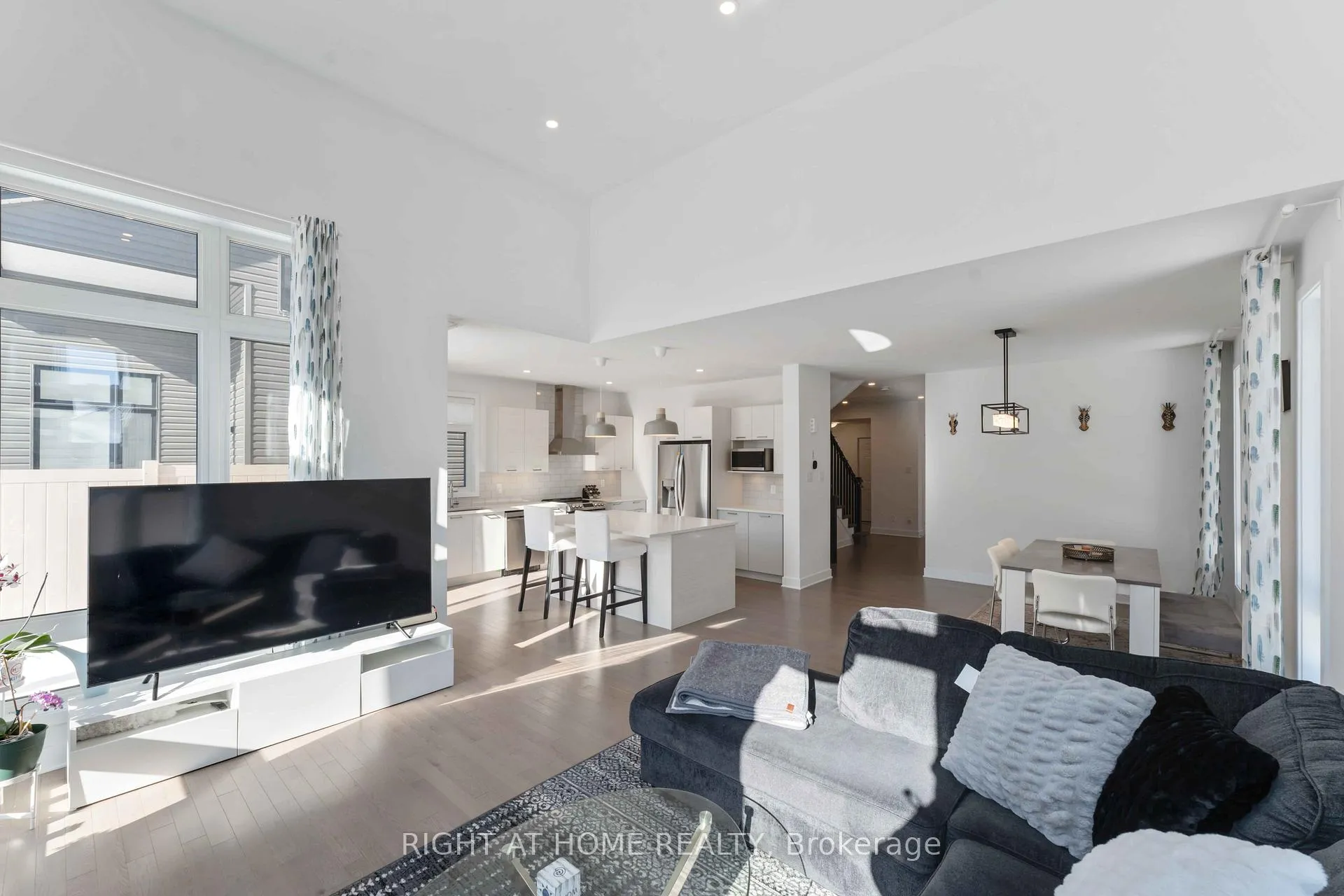 Photo 44 of 339 Shuttleworth Drive, Ottawa, Leitrim — HOMEH