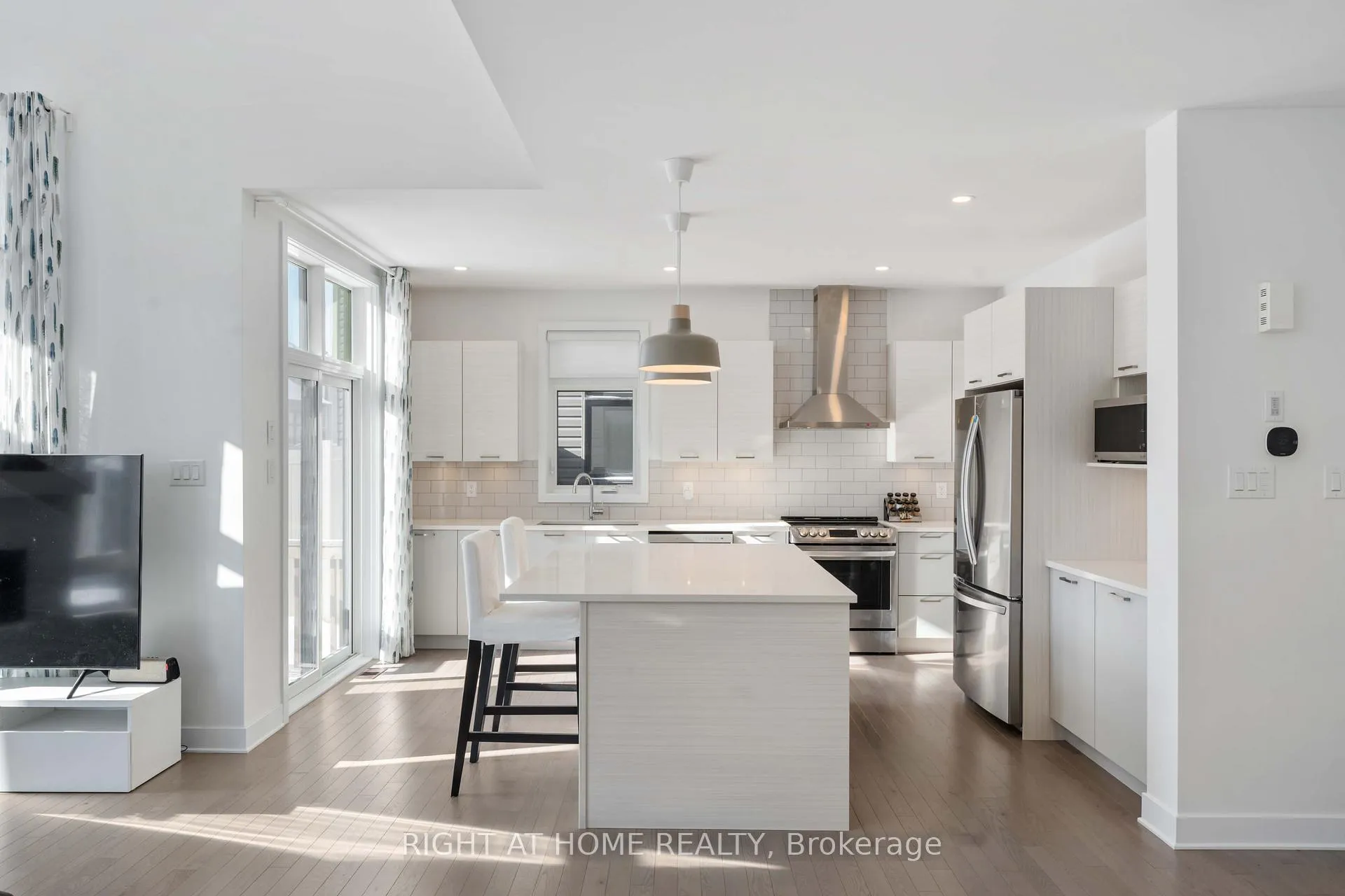 Photo 49 of 339 Shuttleworth Drive, Ottawa, Leitrim — HOMEH