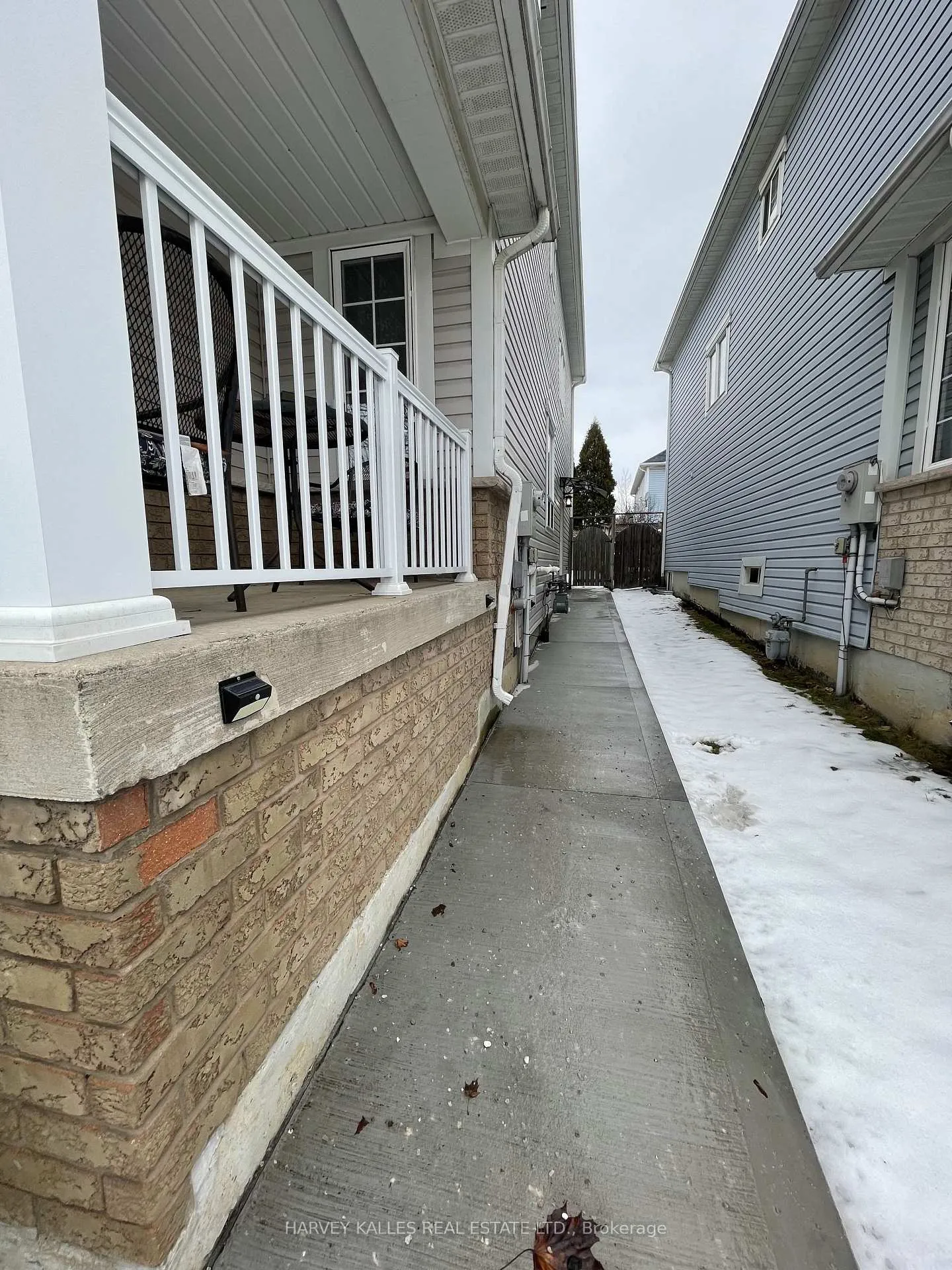 Photo 2 of Unit Basement, 14 Stable Gate, Brampton, Northwest Sandalwood Parkway — HOMEH