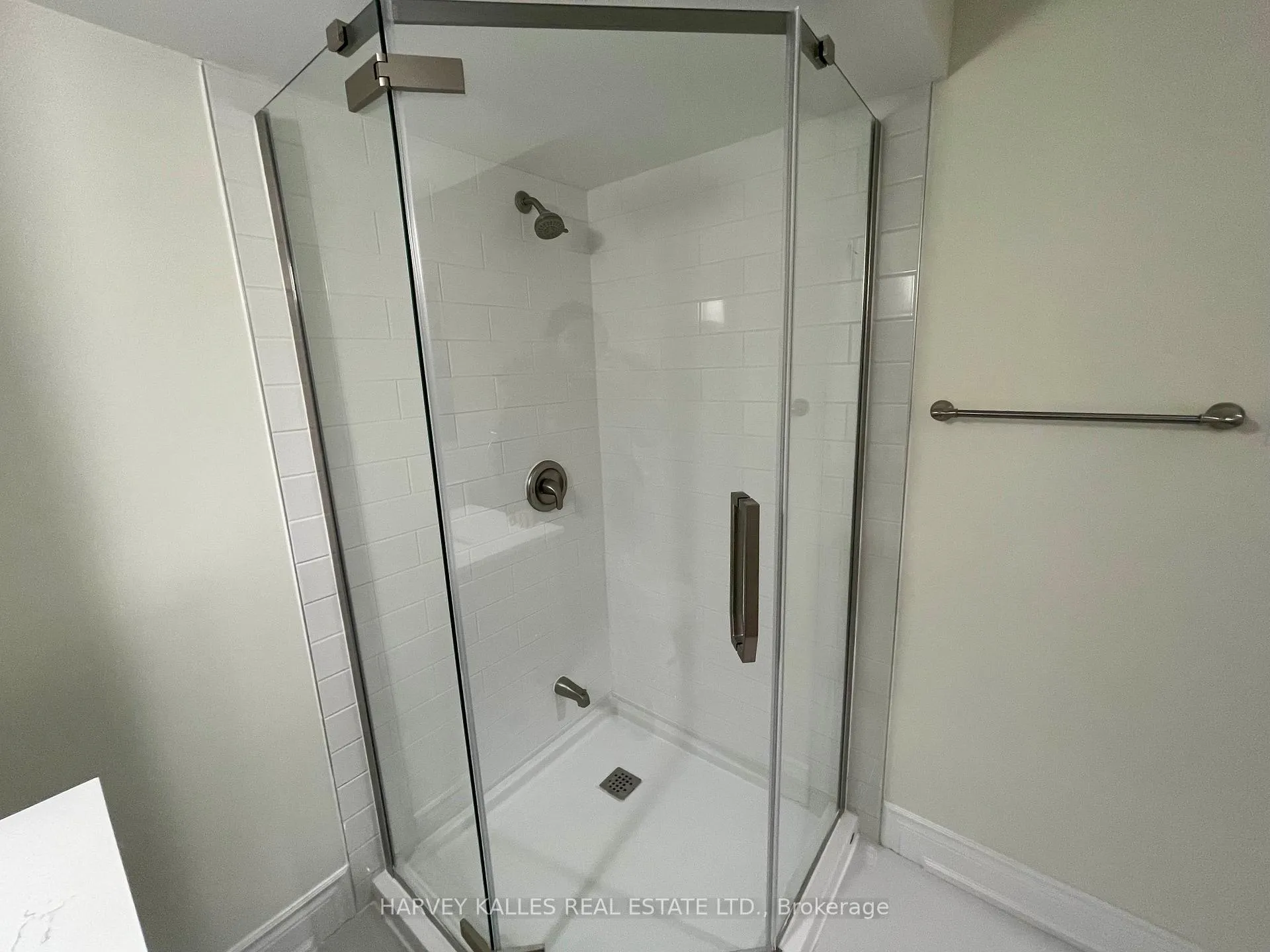 Photo 13 of Unit Basement, 14 Stable Gate, Brampton, Northwest Sandalwood Parkway — HOMEH