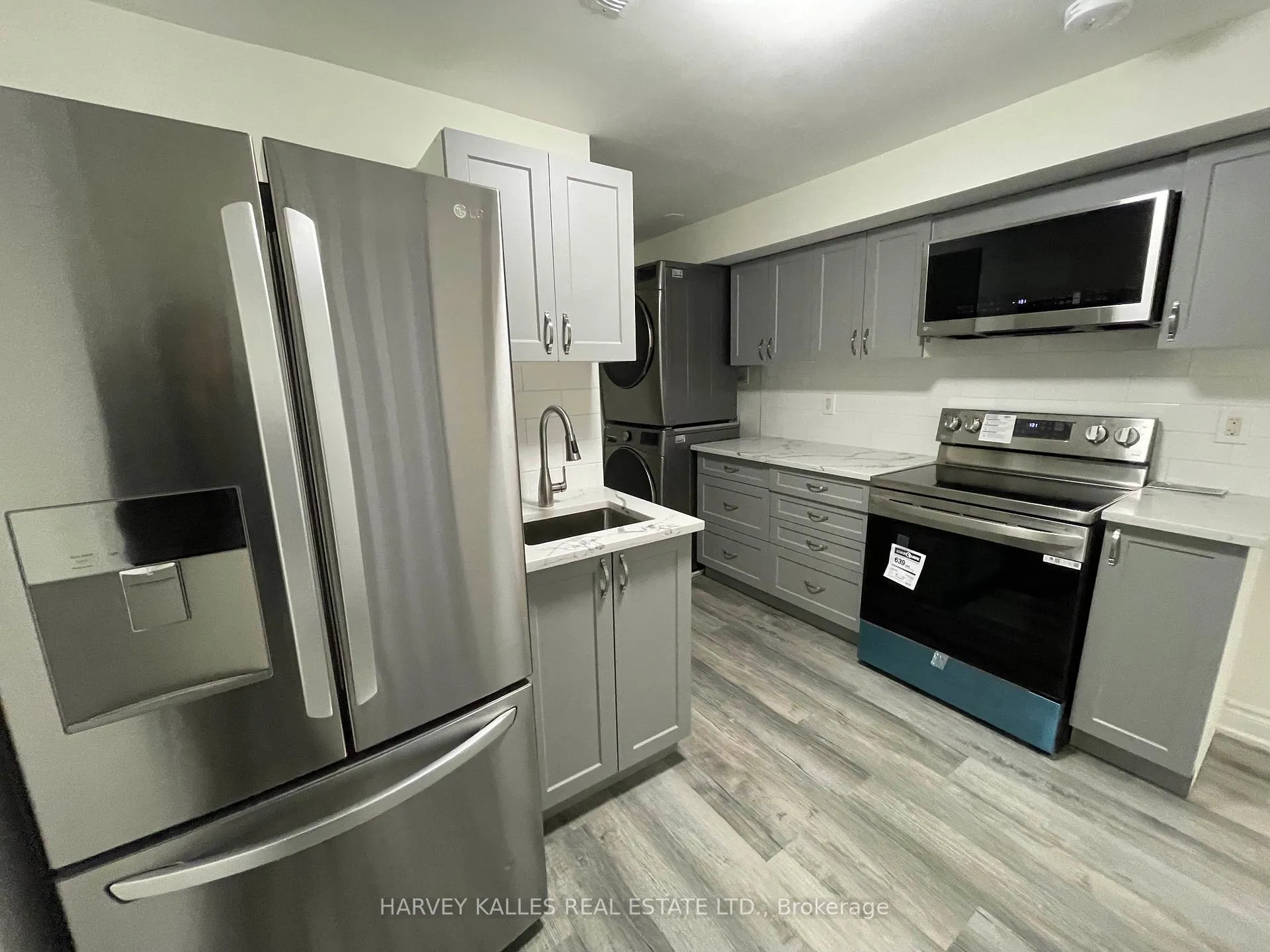 Photo 19 of Unit Basement, 14 Stable Gate, Brampton, Northwest Sandalwood Parkway — HOMEH