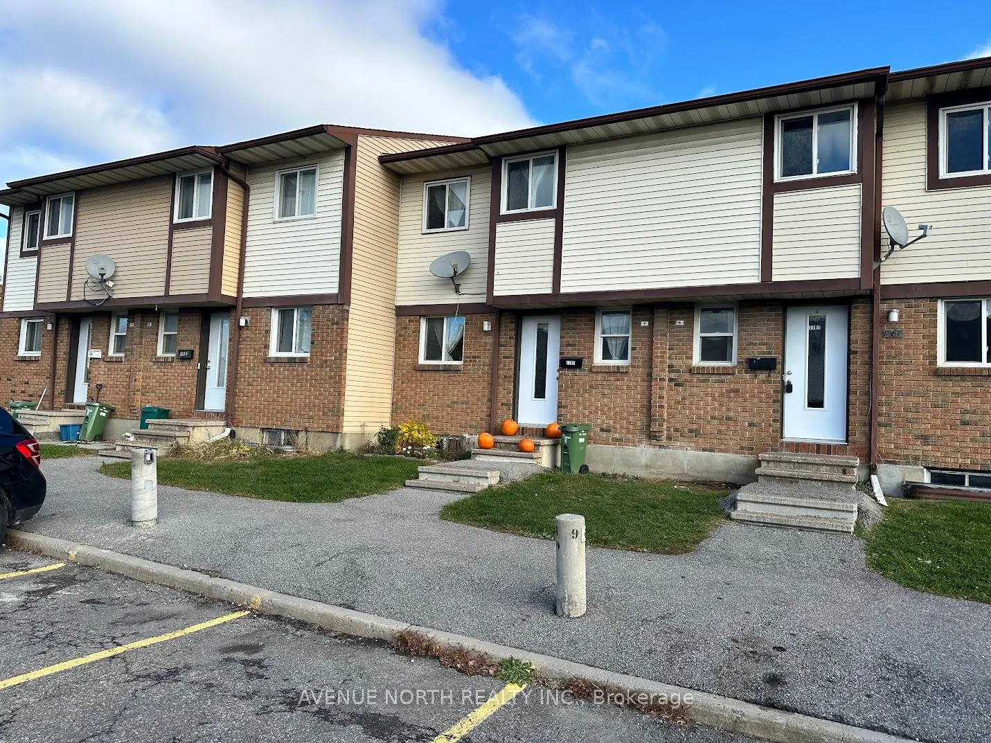 Photo 3 of Unit 65, 1787 Dondale Street, Ottawa, Pineview — HOMEH