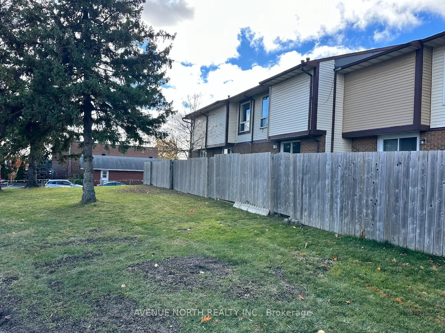 Photo 4 of Unit 65, 1787 Dondale Street, Ottawa, Pineview — HOMEH