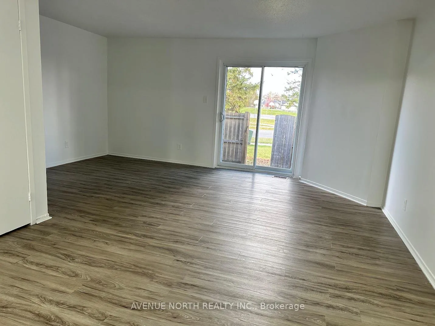 Photo 7 of Unit 65, 1787 Dondale Street, Ottawa, Pineview — HOMEH