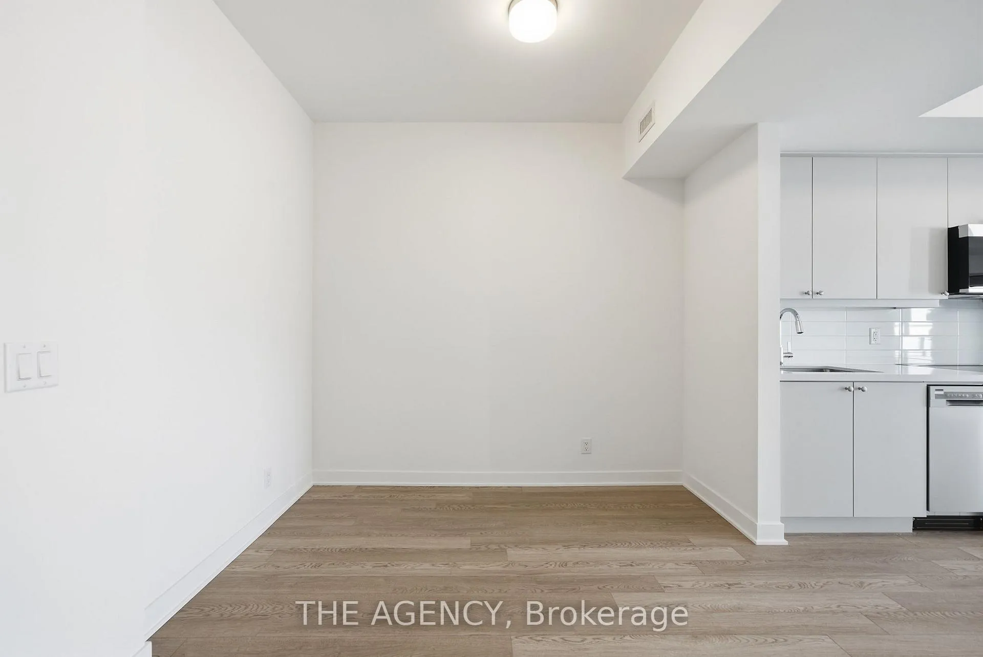 Photo 5 of Unit 316, 51 Clarington Boulevard, Clarington, Bowmanville — HOMEH