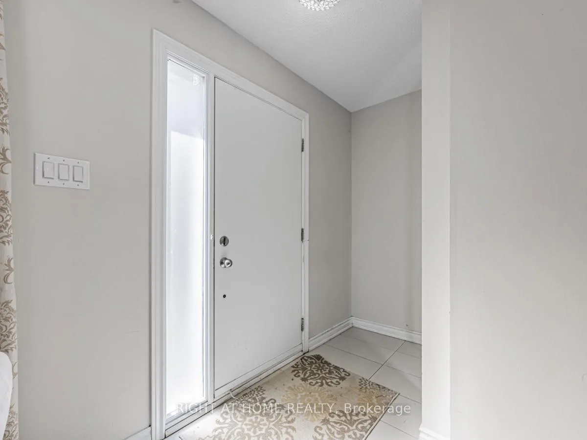 Photo 2 of Unit 18, 1230 Radom Street N, Pickering, Bay Ridges — HOMEH