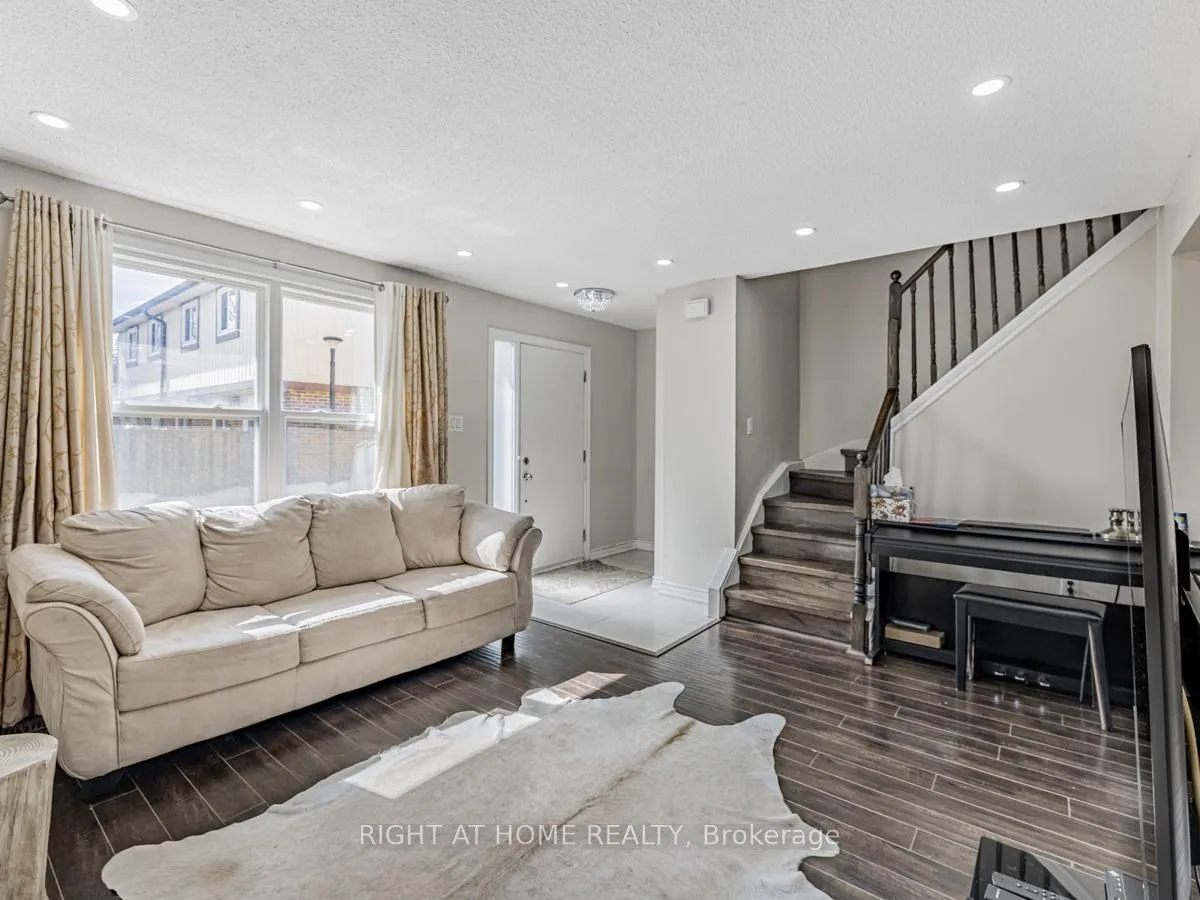 Photo 6 of Unit 18, 1230 Radom Street N, Pickering, Bay Ridges — HOMEH