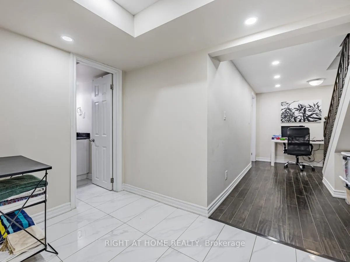 Photo 20 of Unit 18, 1230 Radom Street N, Pickering, Bay Ridges — HOMEH