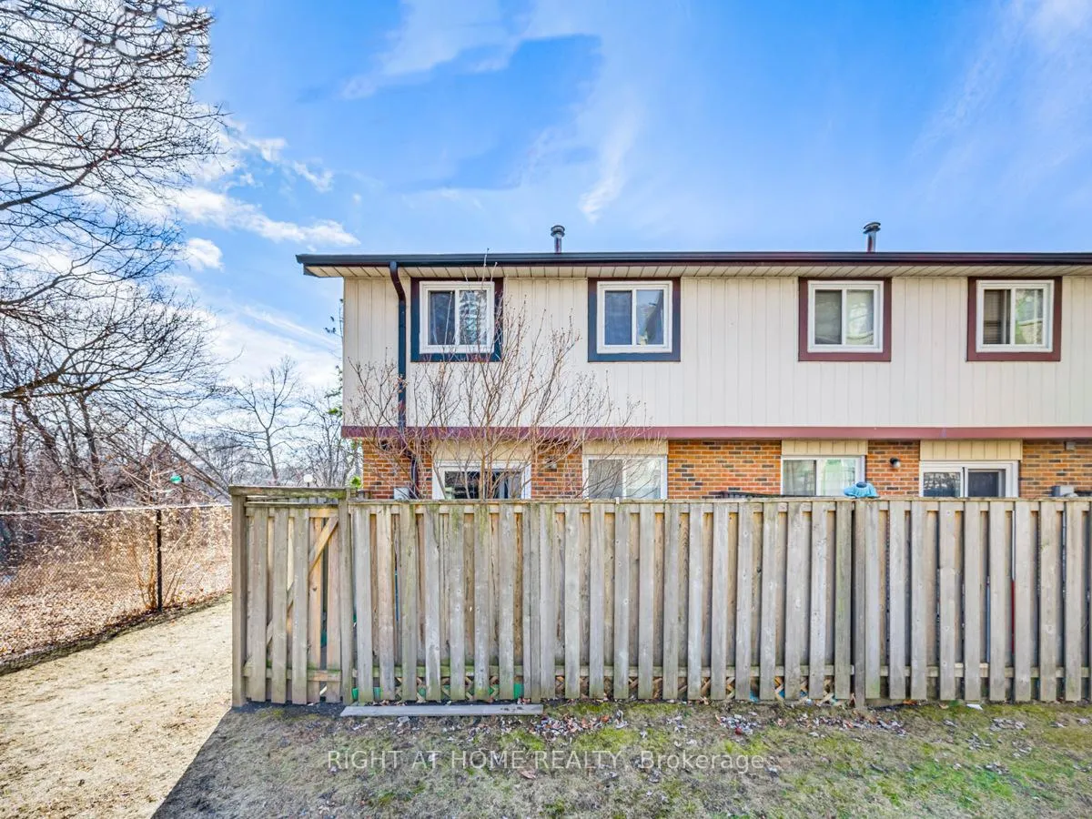 Photo 23 of Unit 18, 1230 Radom Street N, Pickering, Bay Ridges — HOMEH