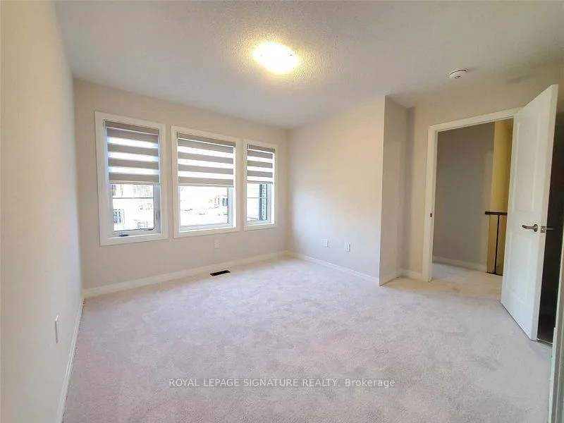 Photo 17 of 72 Freedom Crescent, Hamilton, Mount Hope — HOMEH