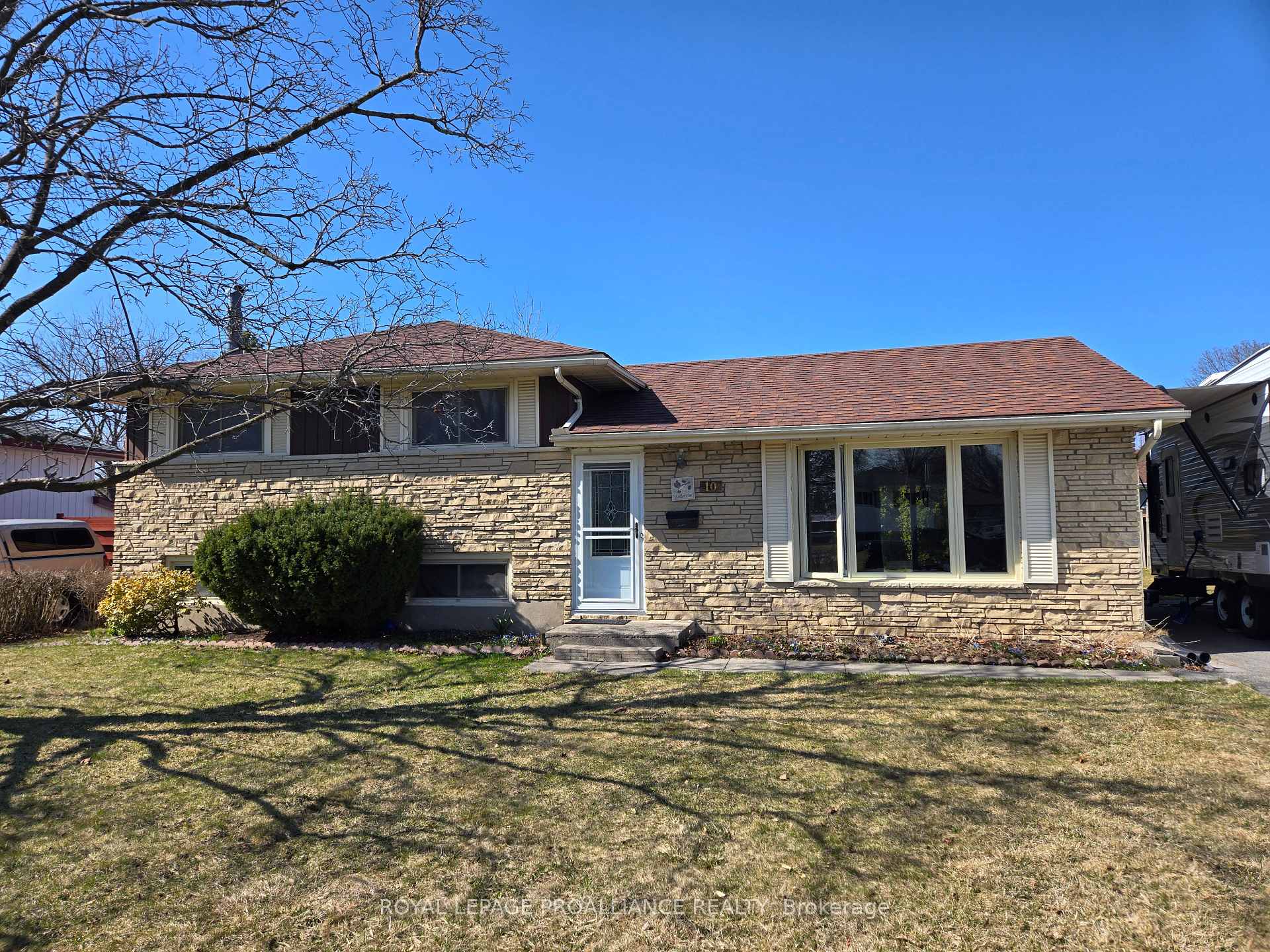 Photo 1 of 10 Walden Circle, Belleville, Belleville Ward — HOMEH