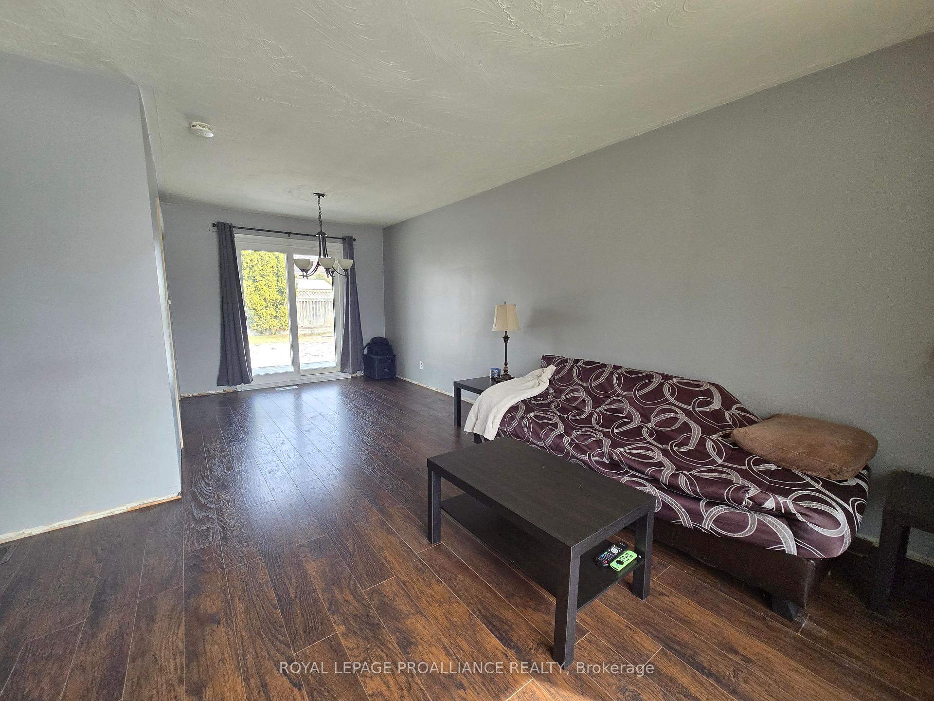 Photo 9 of 10 Walden Circle, Belleville, Belleville Ward — HOMEH