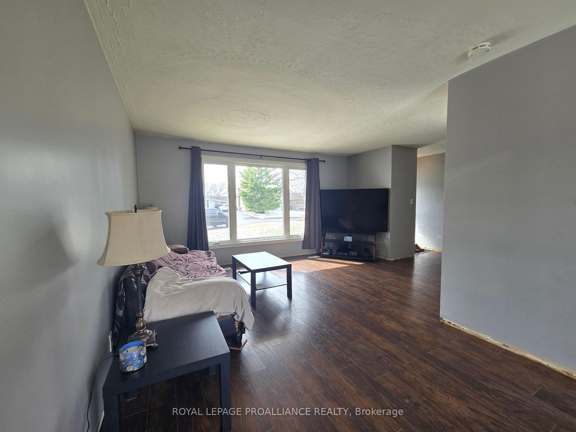 Photo 10 of 10 Walden Circle, Belleville, Belleville Ward — HOMEH
