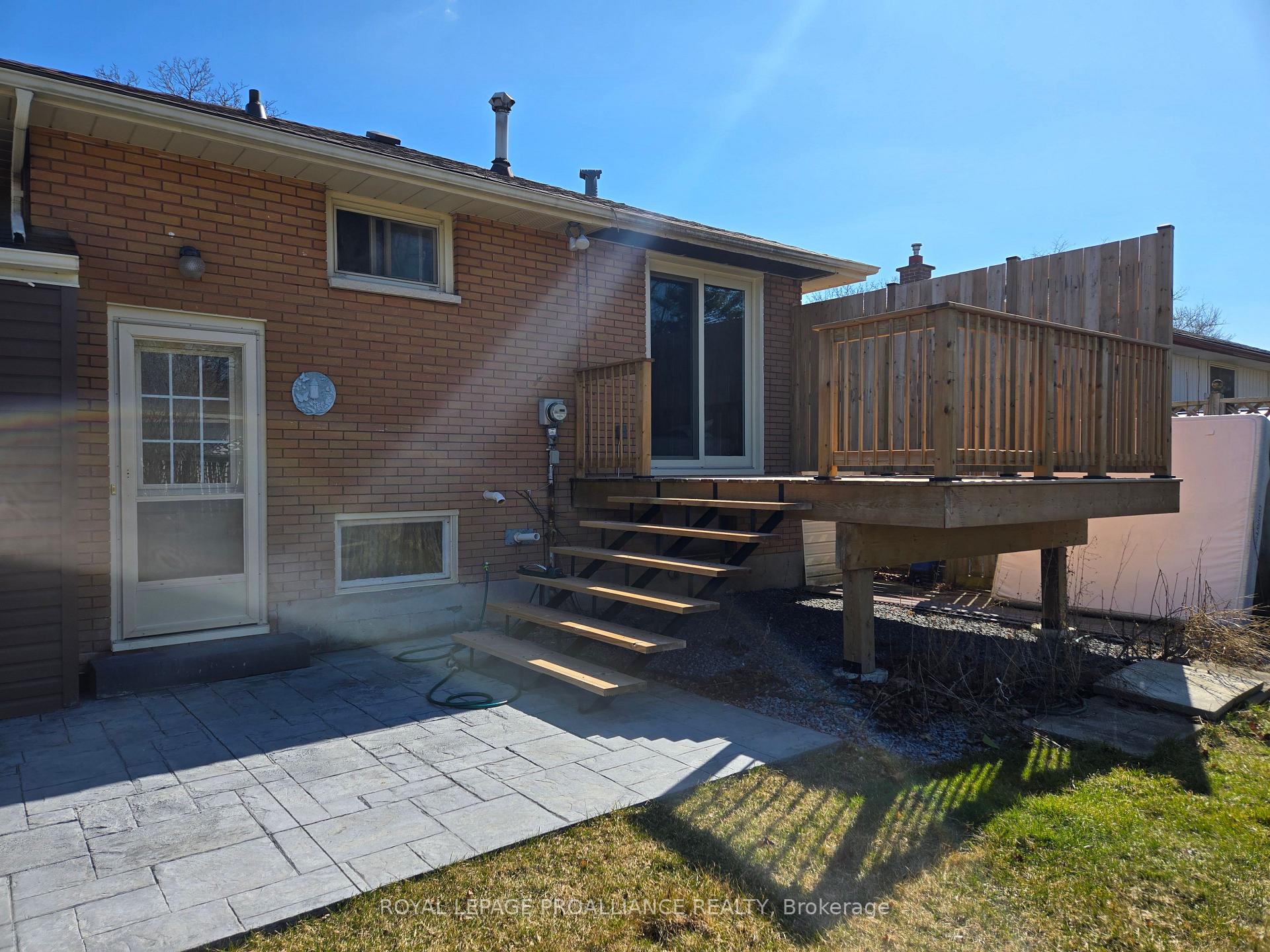 Photo 19 of 10 Walden Circle, Belleville, Belleville Ward — HOMEH
