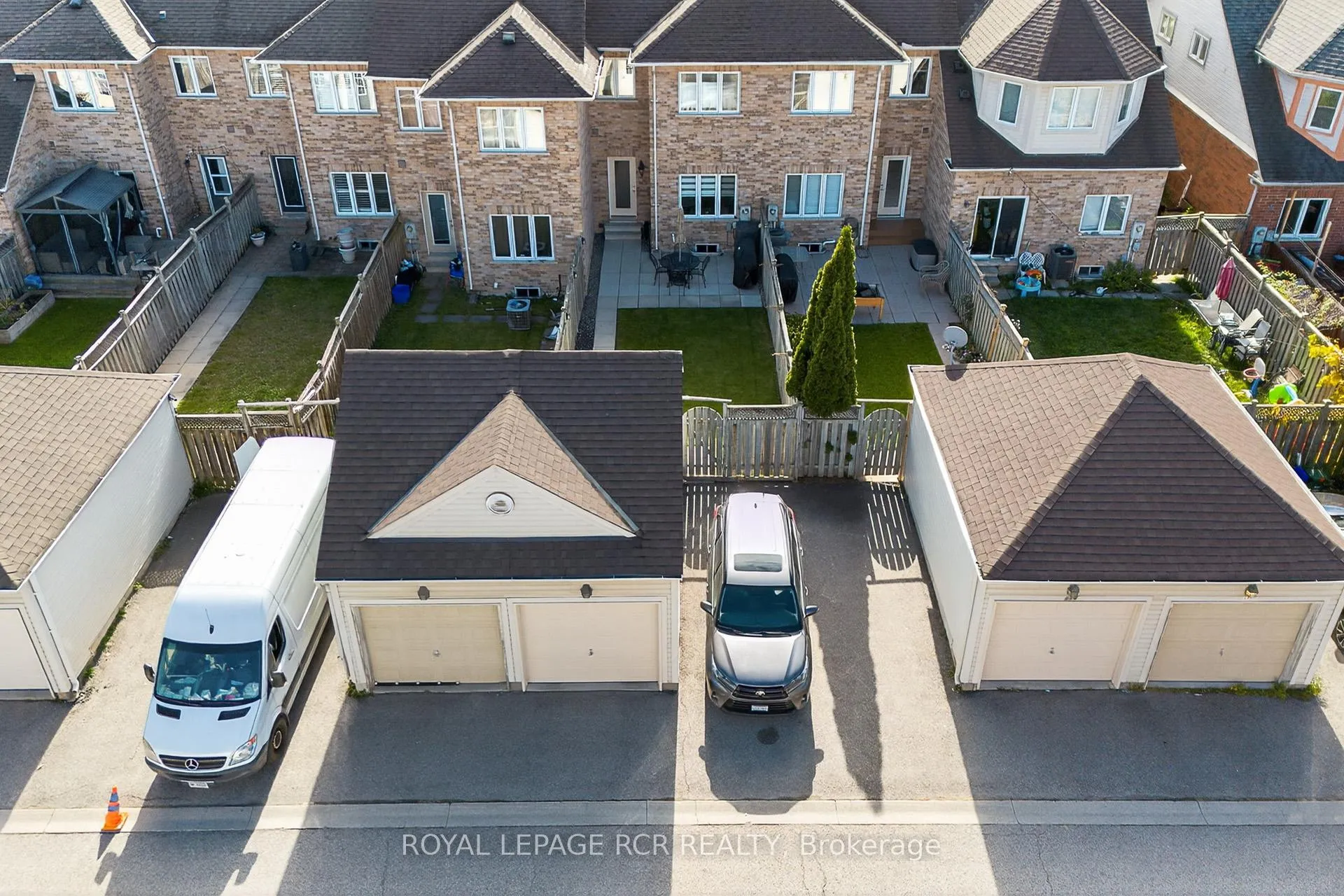 Photo 3 of 118 Riverlands Avenue, Markham, Cornell — HOMEH