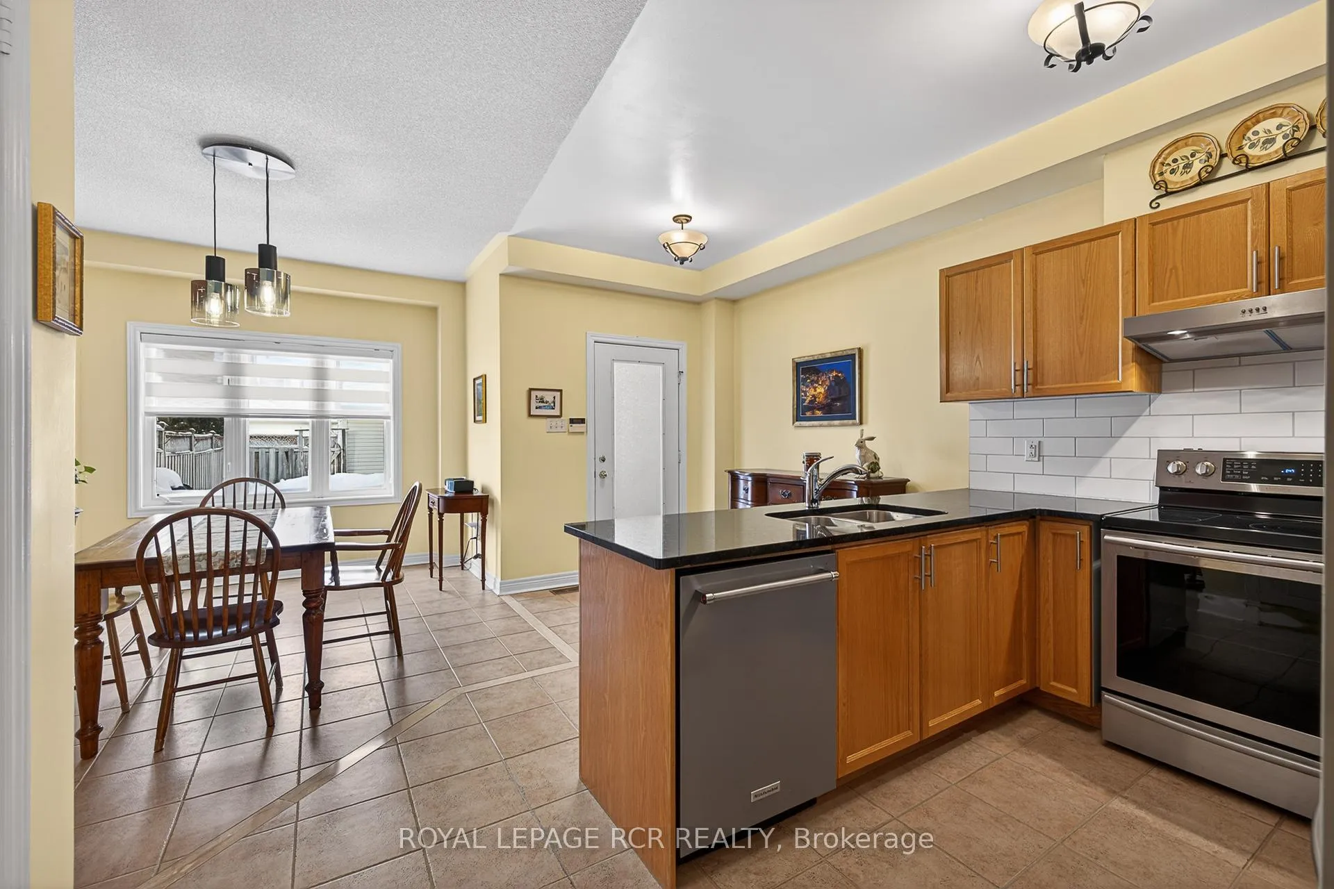 Photo 11 of 118 Riverlands Avenue, Markham, Cornell — HOMEH