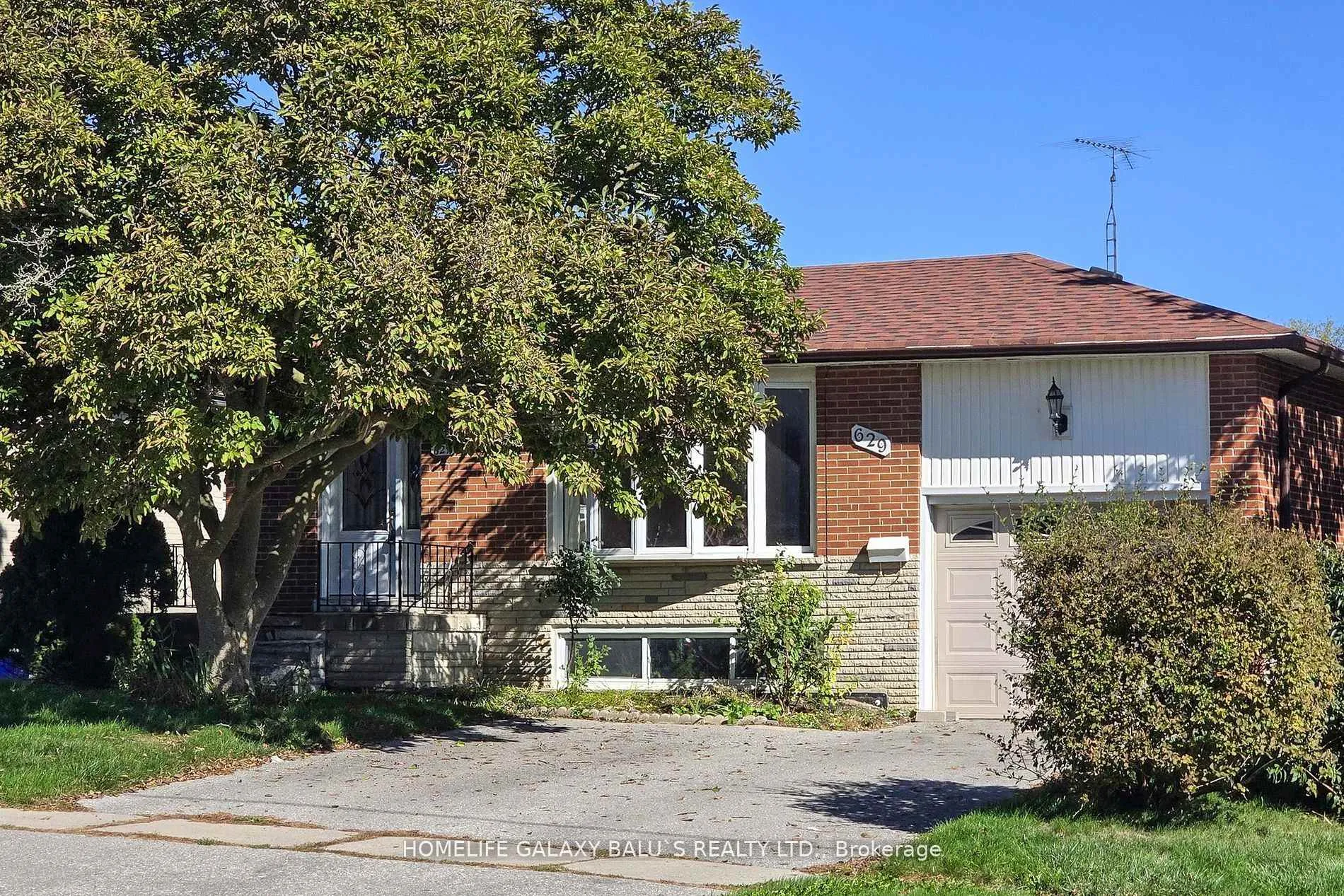 Photo 3 of Unit Main, 629 Park Road N, Oshawa, McLaughlin — HOMEH