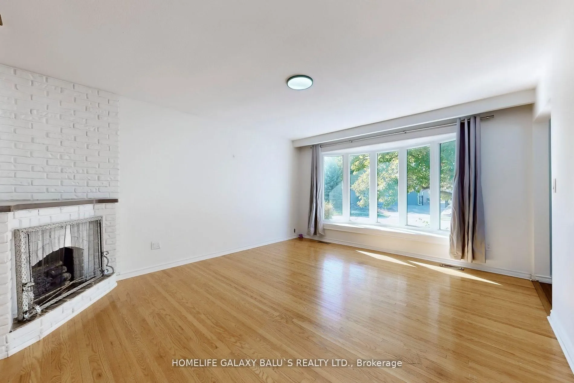Photo 5 of Unit Main, 629 Park Road N, Oshawa, McLaughlin — HOMEH