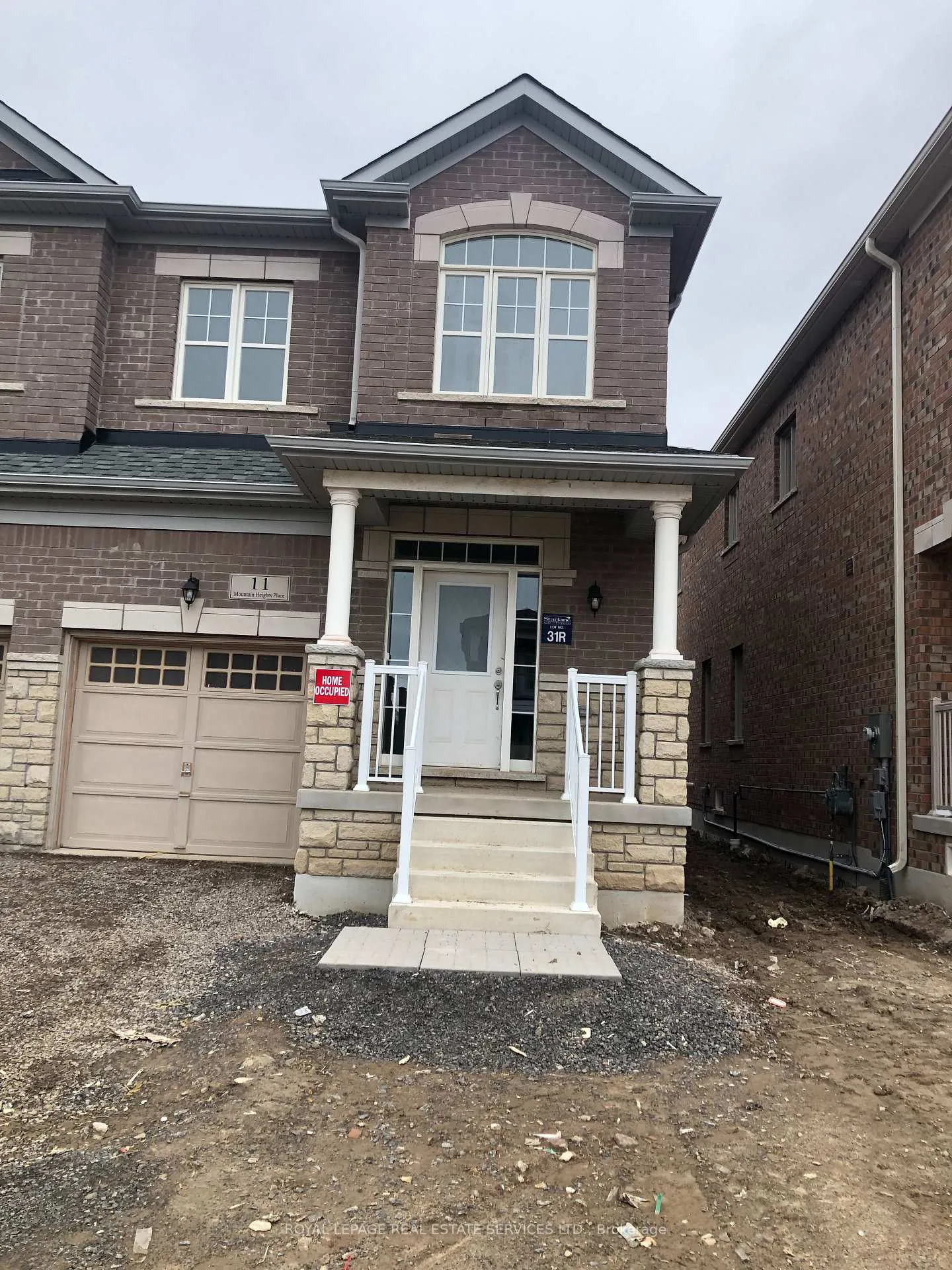Photo 3 of 11 Mountain Heights Place, Hamilton, Waterdown — HOMEH