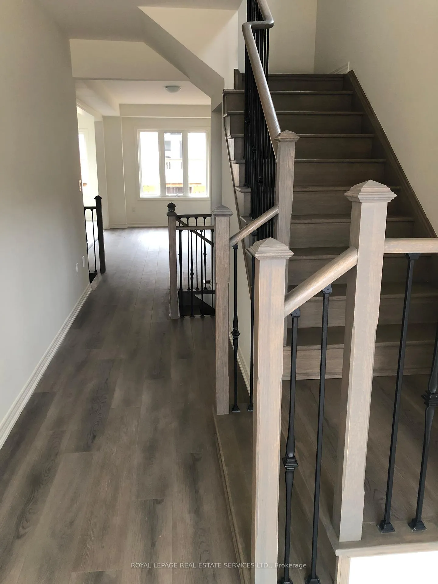 Photo 14 of 11 Mountain Heights Place, Hamilton, Waterdown — HOMEH