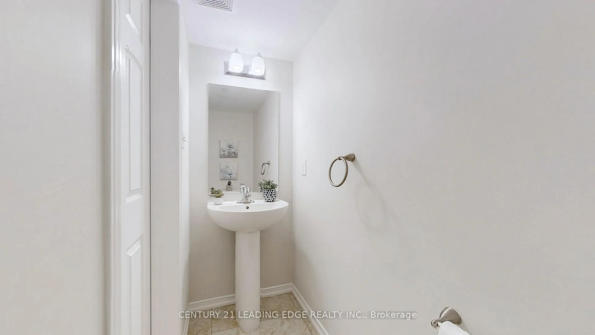 Photo 8 of Unit 257, 33 Foal Path, Oshawa, Windfields — HOMEH