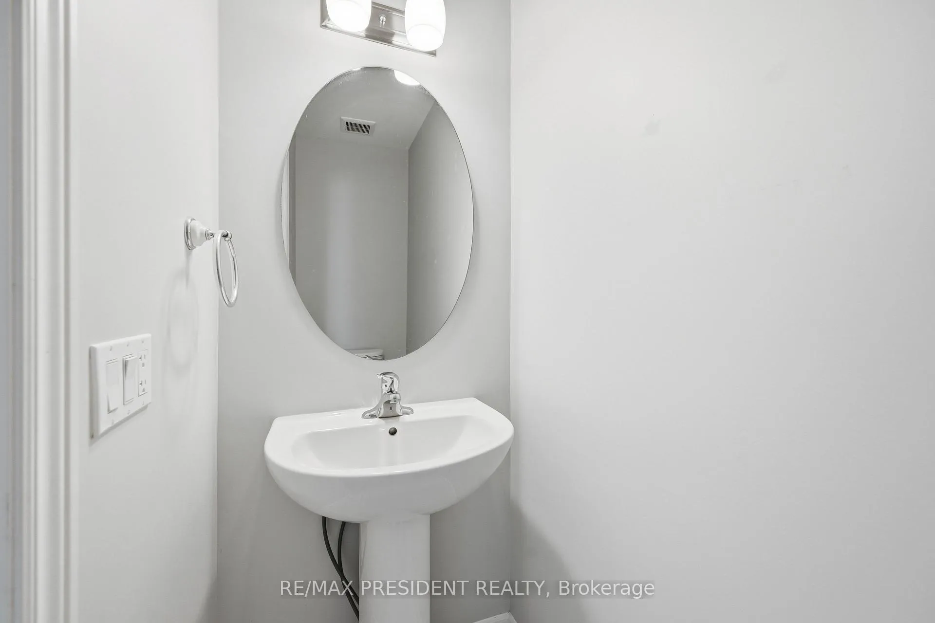 Photo 10 of Unit 26, 7768 Ascot Circle, Niagara Falls, Ascot — HOMEH