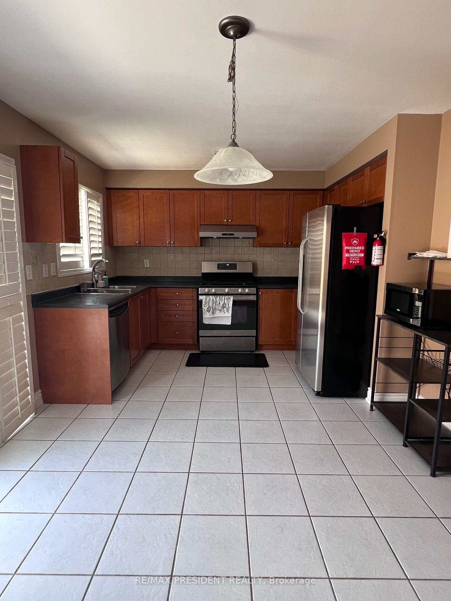 Photo 5 of 3252 Munson Crescent, Burlington, Alton — HOMEH
