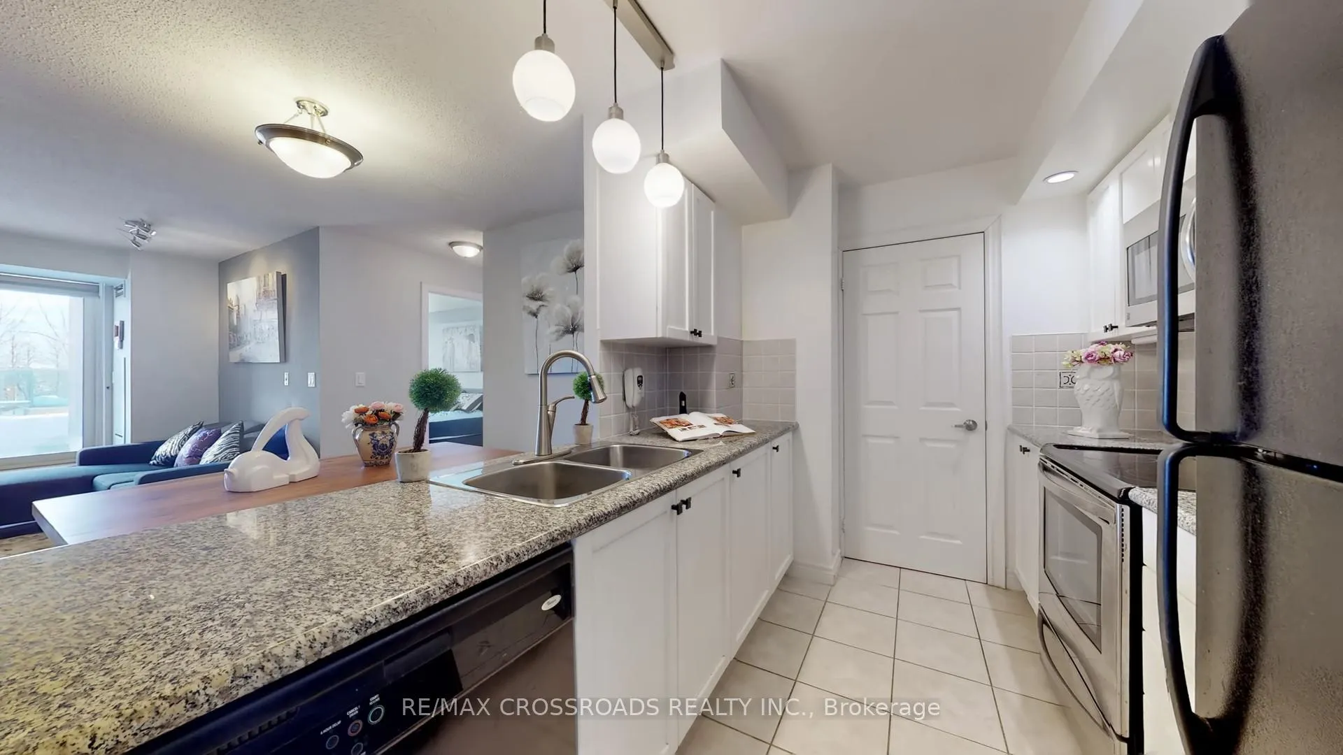 Photo 12 of Unit 320, 33 Cox Boulevard, Markham, Unionville — HOMEH