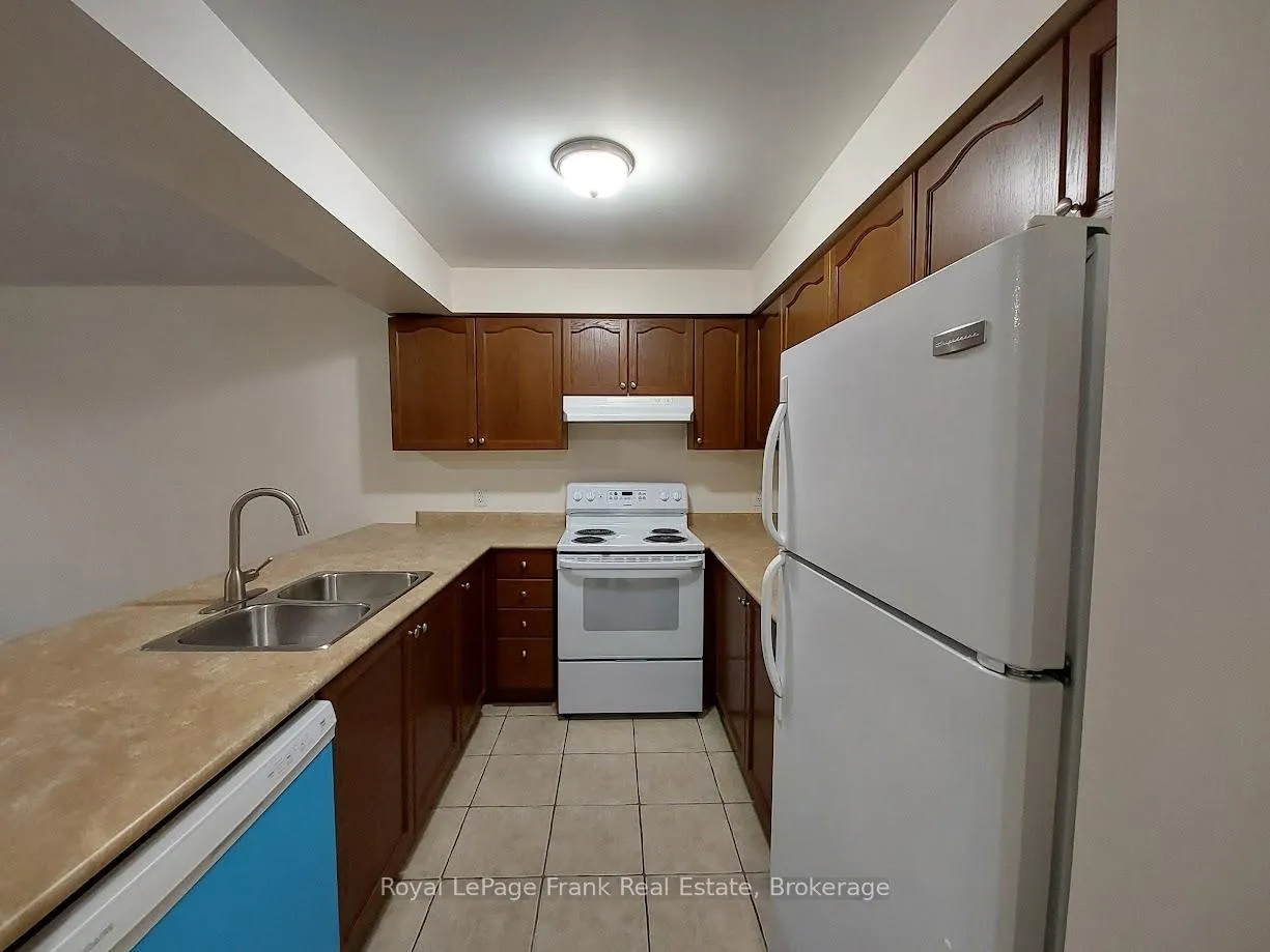 Photo 2 of 1513 Glenbourne Drive, Oshawa, Pinecrest — HOMEH