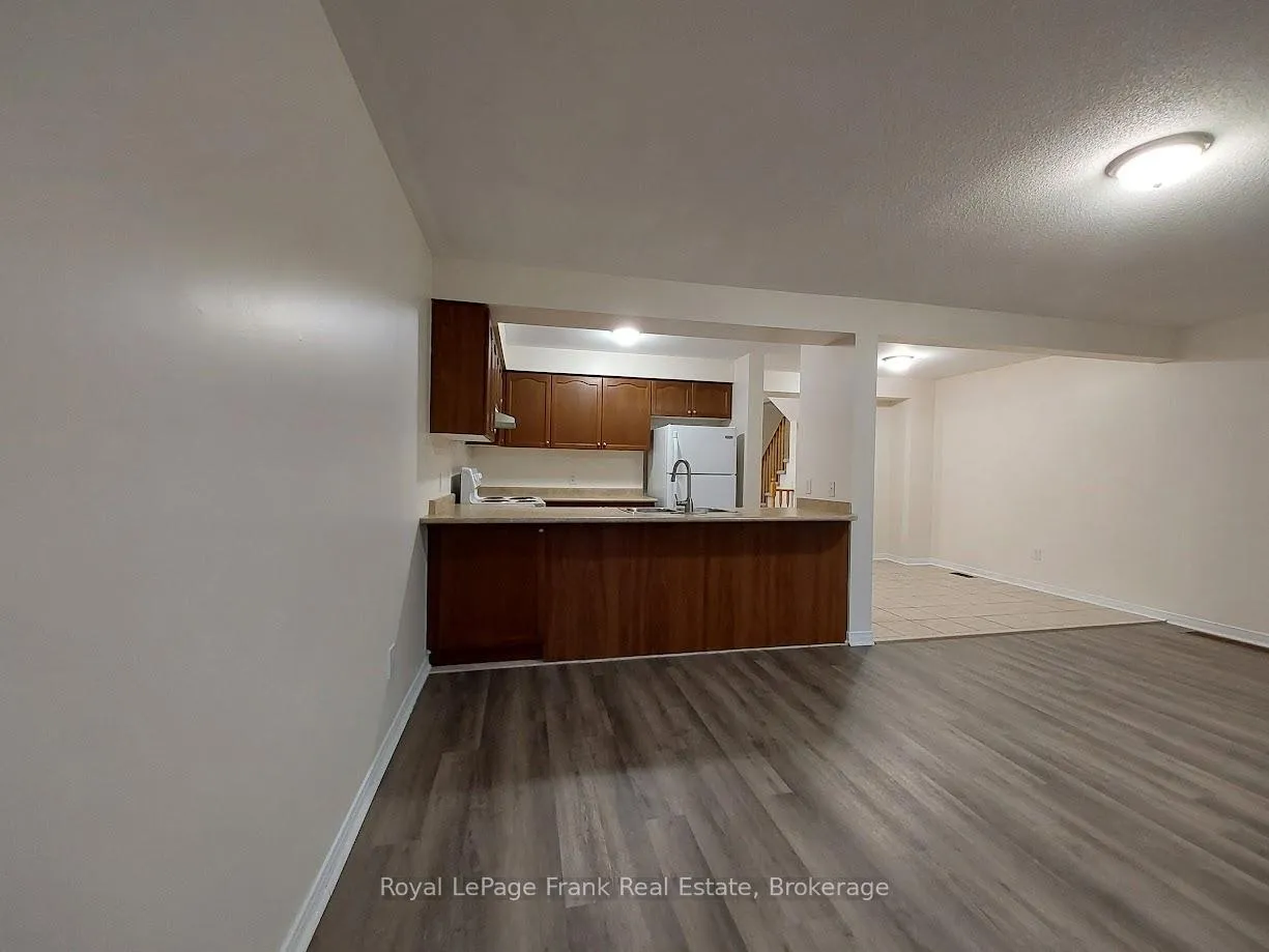 Photo 4 of 1513 Glenbourne Drive, Oshawa, Pinecrest — HOMEH