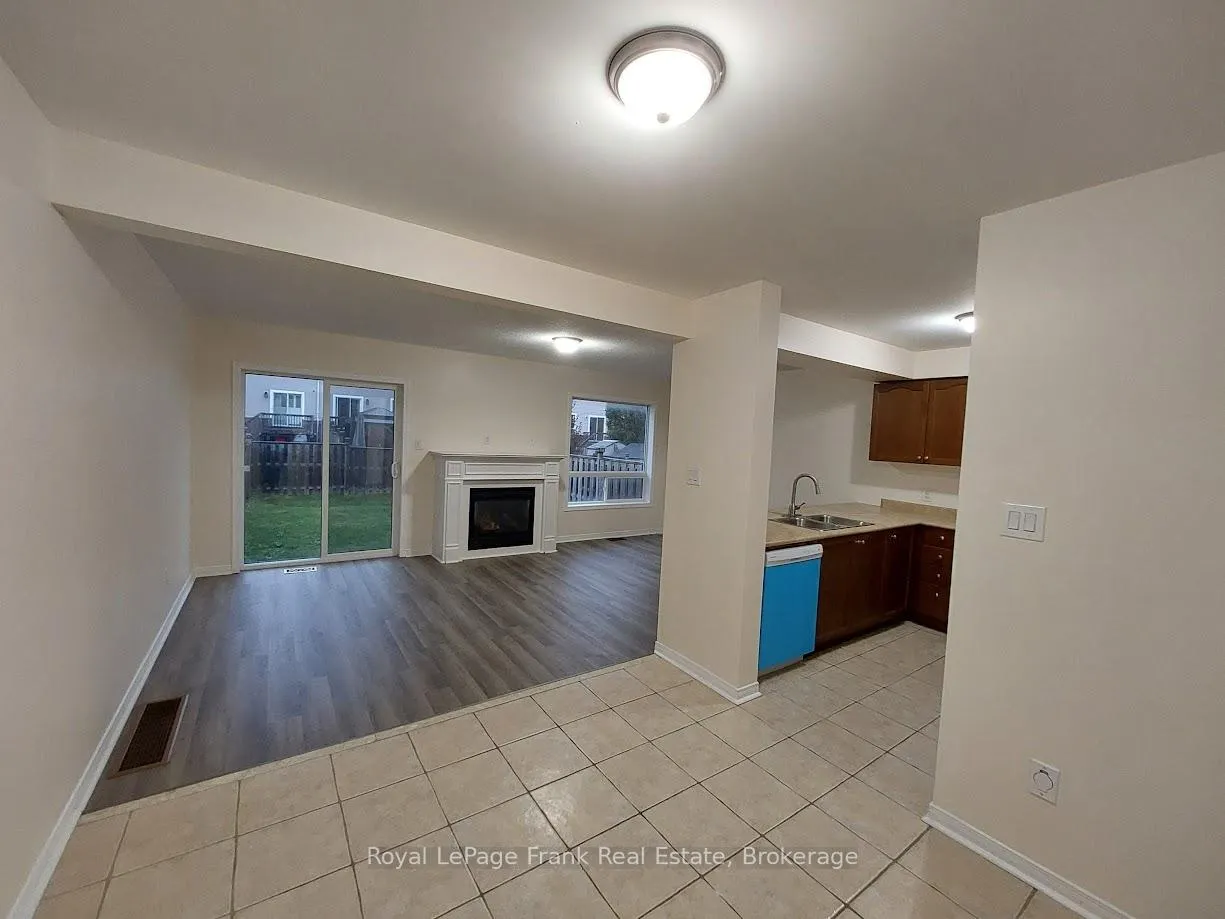 Photo 6 of 1513 Glenbourne Drive, Oshawa, Pinecrest — HOMEH