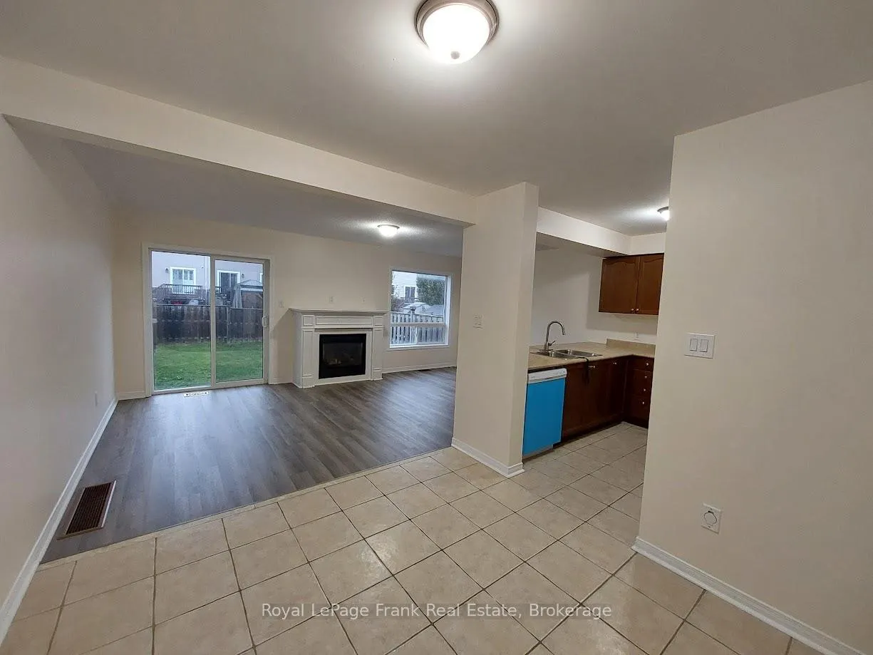 Photo 9 of 1513 Glenbourne Drive, Oshawa, Pinecrest — HOMEH