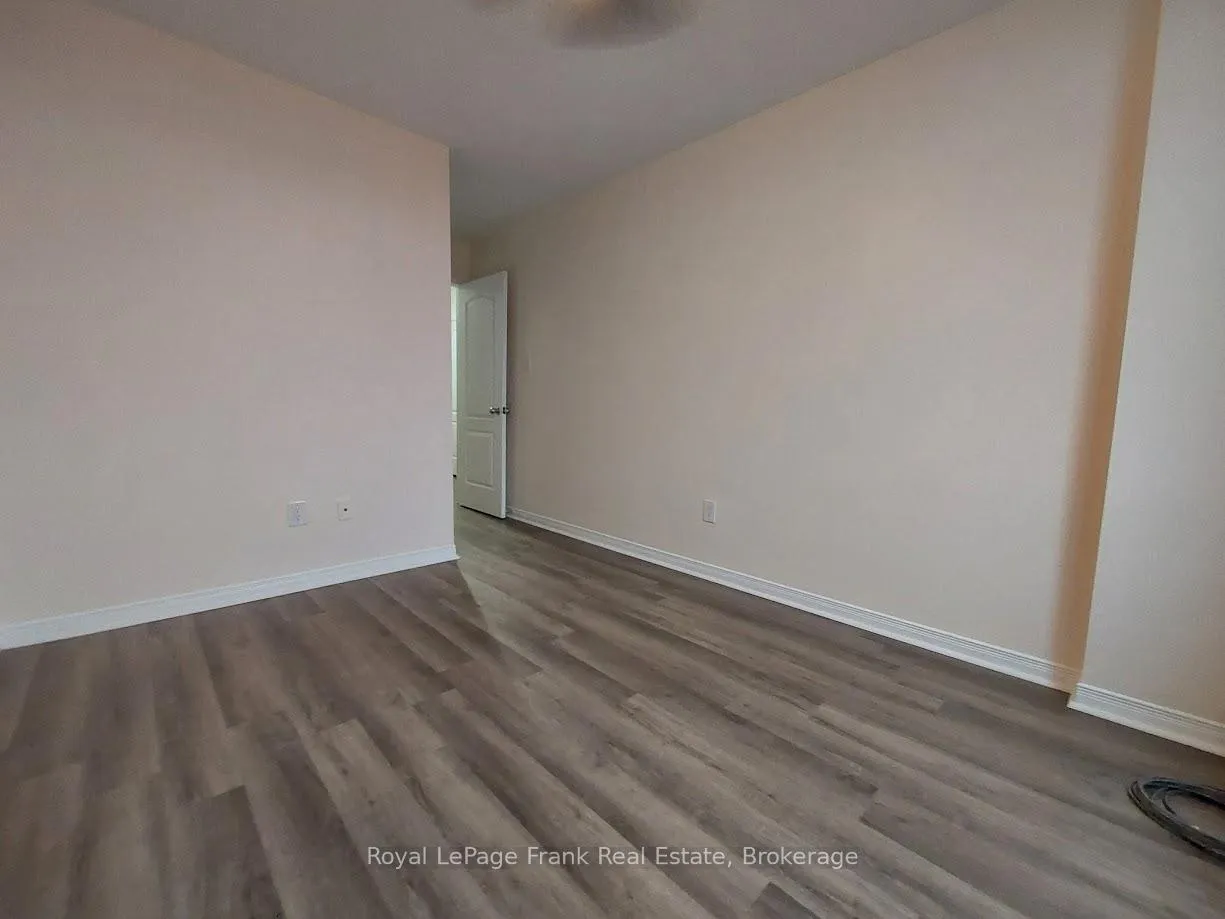 Photo 12 of 1513 Glenbourne Drive, Oshawa, Pinecrest — HOMEH