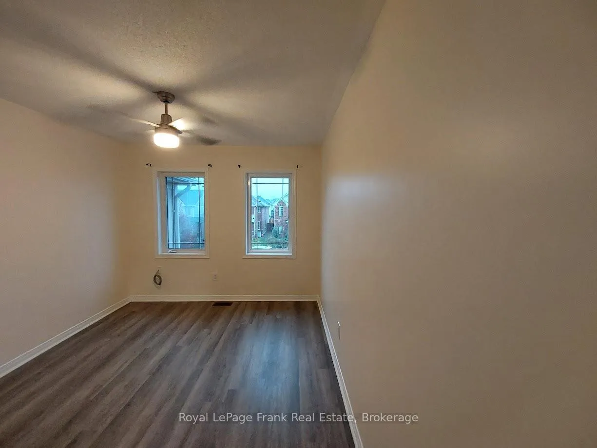 Photo 14 of 1513 Glenbourne Drive, Oshawa, Pinecrest — HOMEH