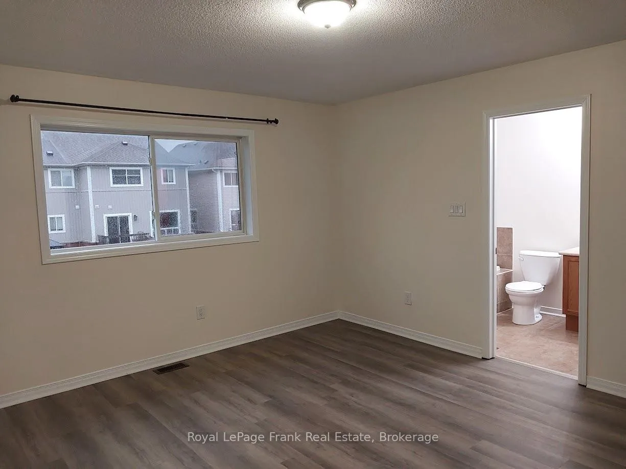 Photo 17 of 1513 Glenbourne Drive, Oshawa, Pinecrest — HOMEH