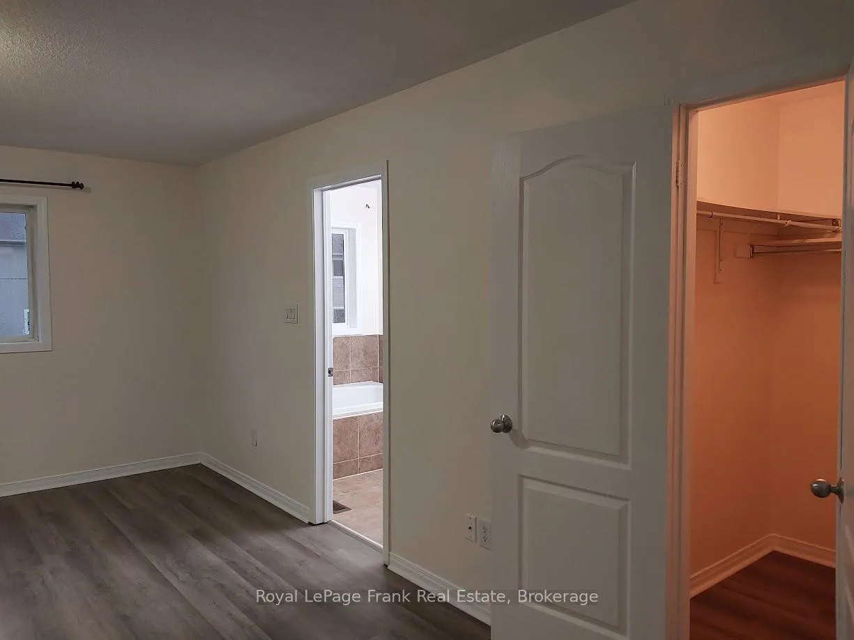 Photo 18 of 1513 Glenbourne Drive, Oshawa, Pinecrest — HOMEH