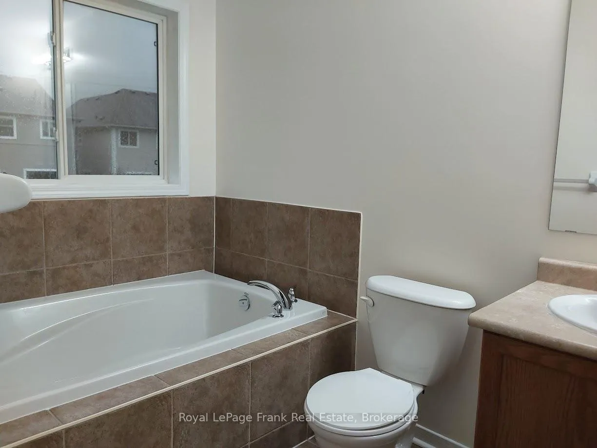 Photo 21 of 1513 Glenbourne Drive, Oshawa, Pinecrest — HOMEH