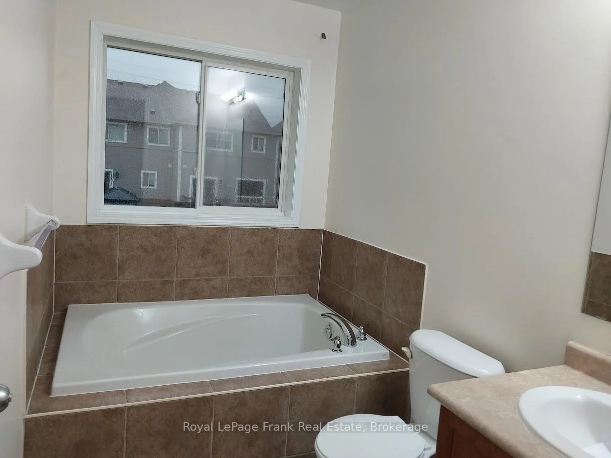 Photo 23 of 1513 Glenbourne Drive, Oshawa, Pinecrest — HOMEH