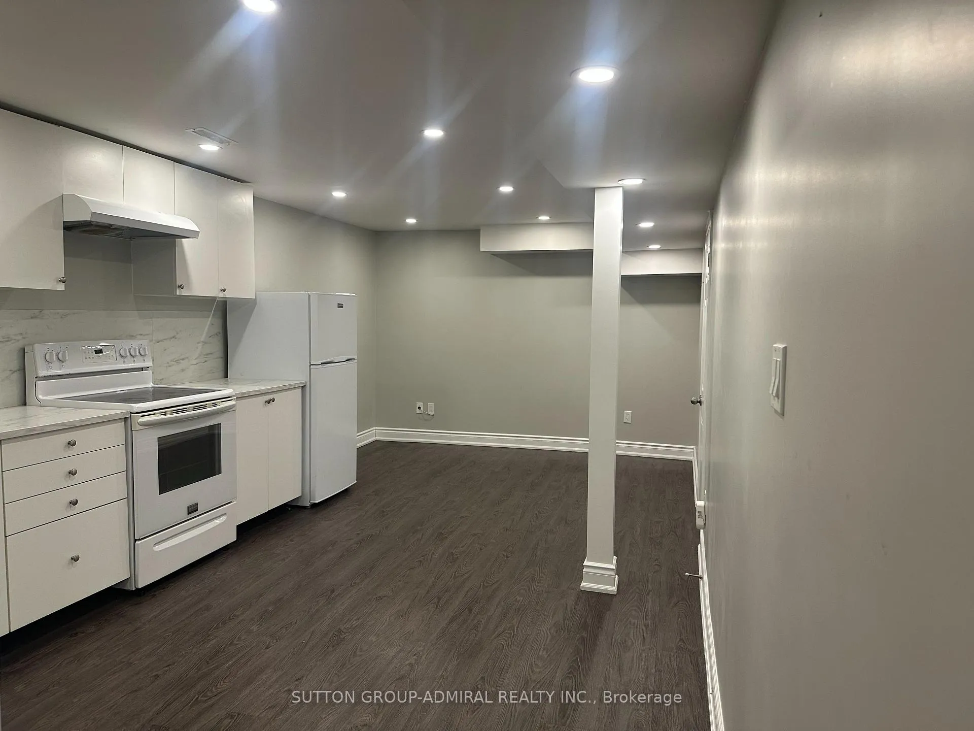 Photo 2 of 100 Gilmore--Basement Crescent, Vaughan, Brownridge — HOMEH