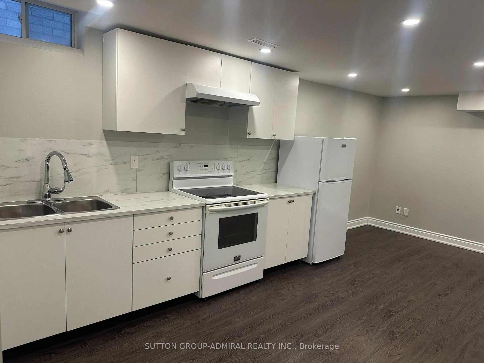 Photo 4 of 100 Gilmore--Basement Crescent, Vaughan, Brownridge — HOMEH