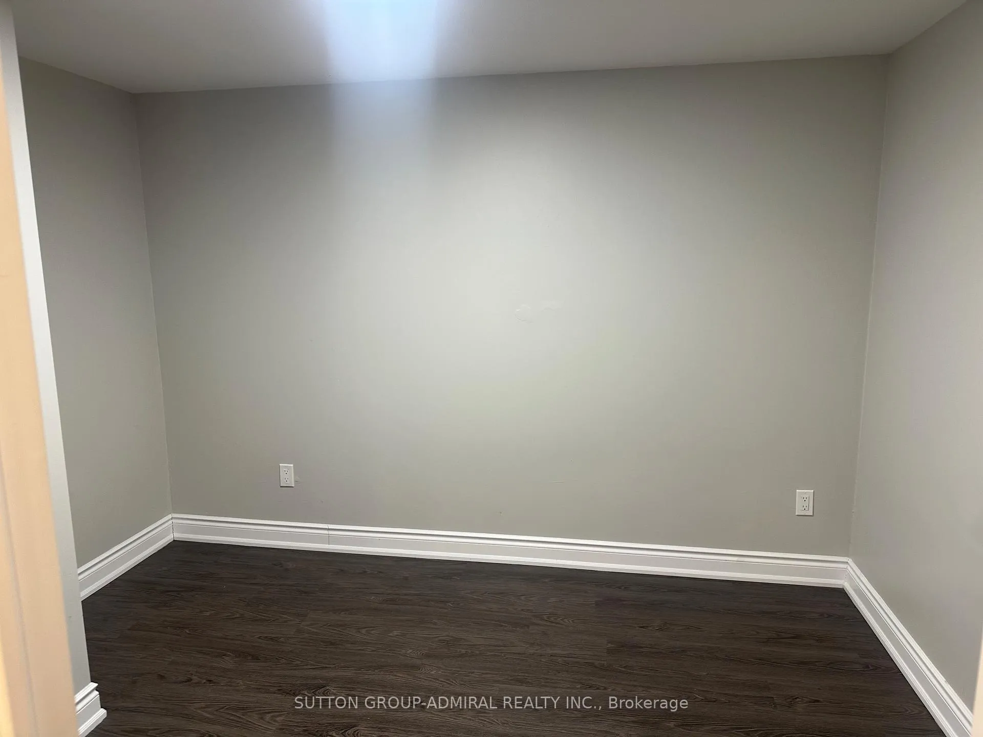 Photo 8 of 100 Gilmore--Basement Crescent, Vaughan, Brownridge — HOMEH