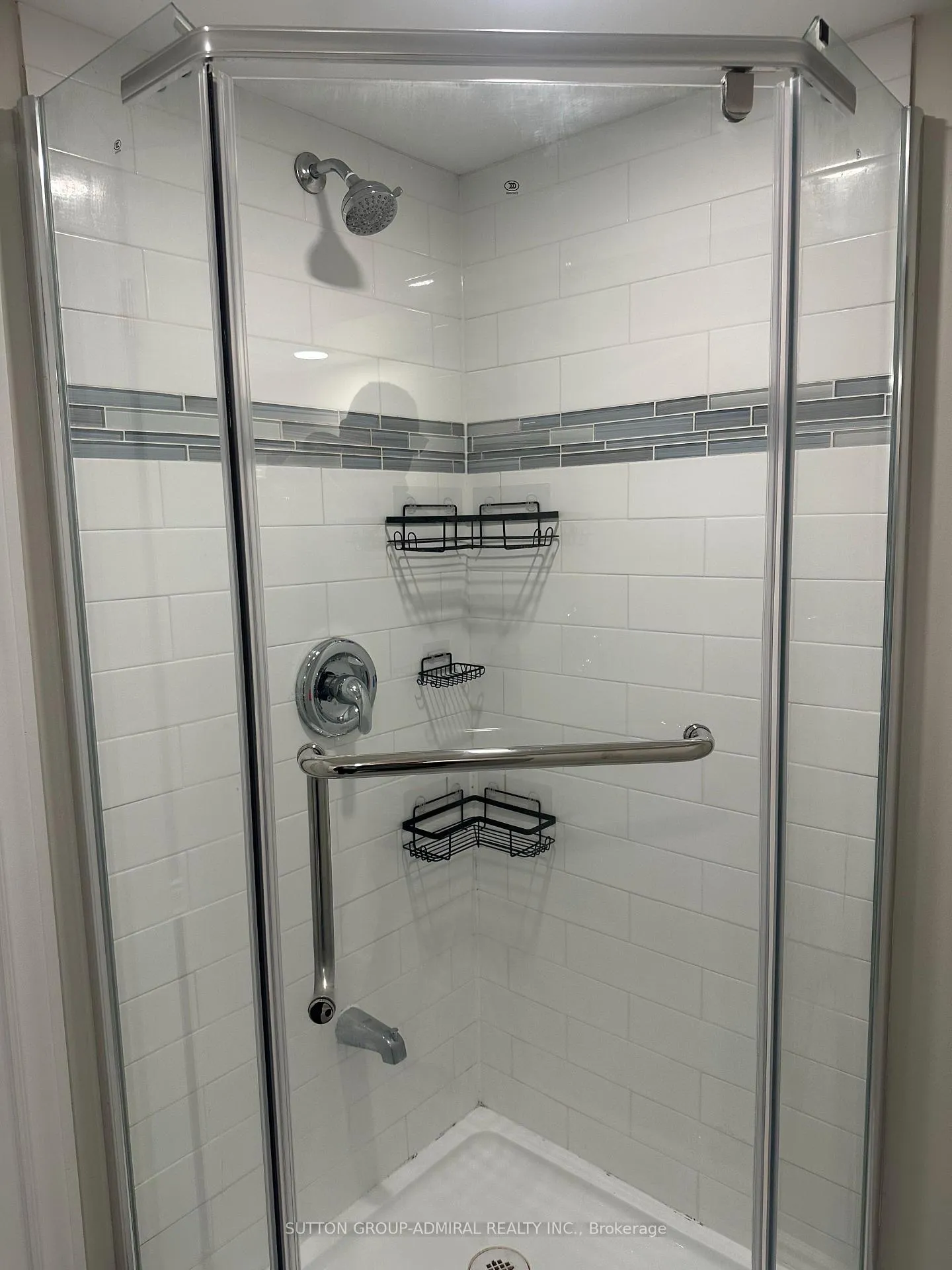 Photo 9 of 100 Gilmore--Basement Crescent, Vaughan, Brownridge — HOMEH