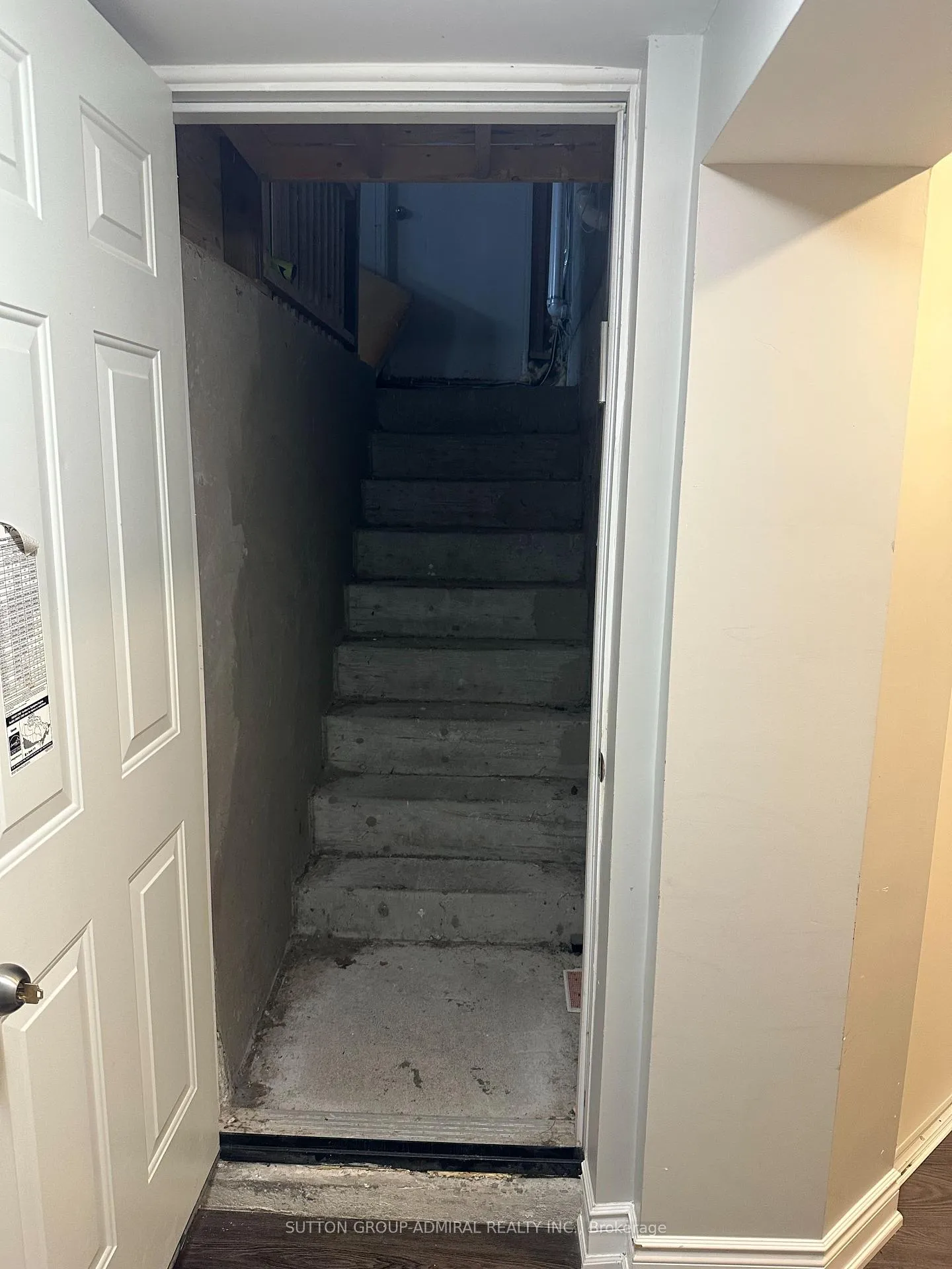 Photo 10 of 100 Gilmore--Basement Crescent, Vaughan, Brownridge — HOMEH