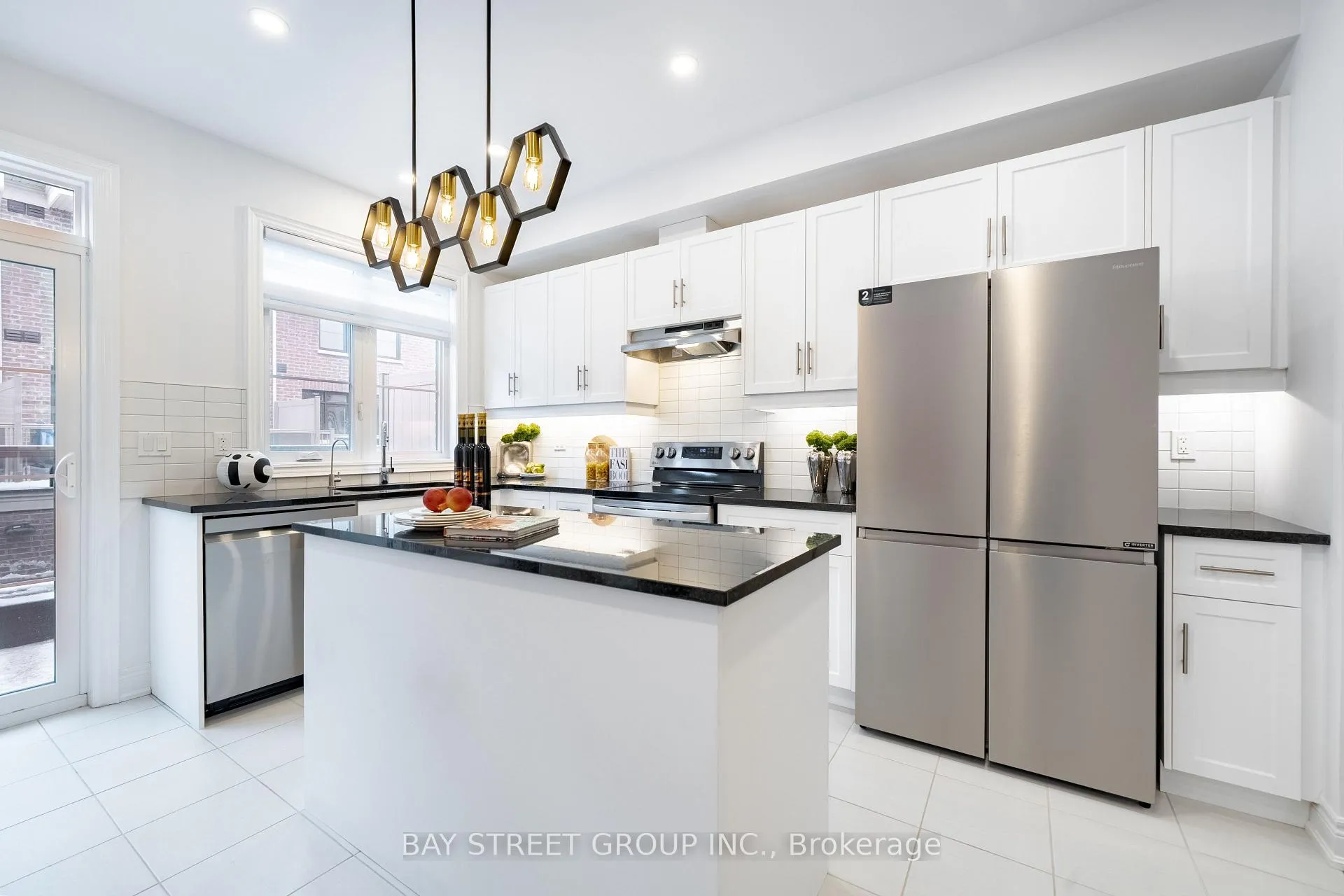 Photo 5 of Unit 34, 280 Melody Common, Oakville, River Oaks — HOMEH