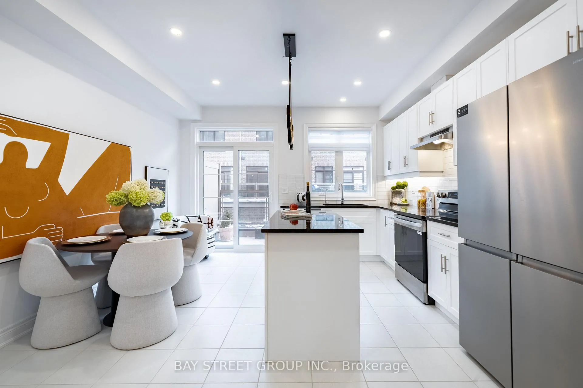 Photo 6 of Unit 34, 280 Melody Common, Oakville, River Oaks — HOMEH