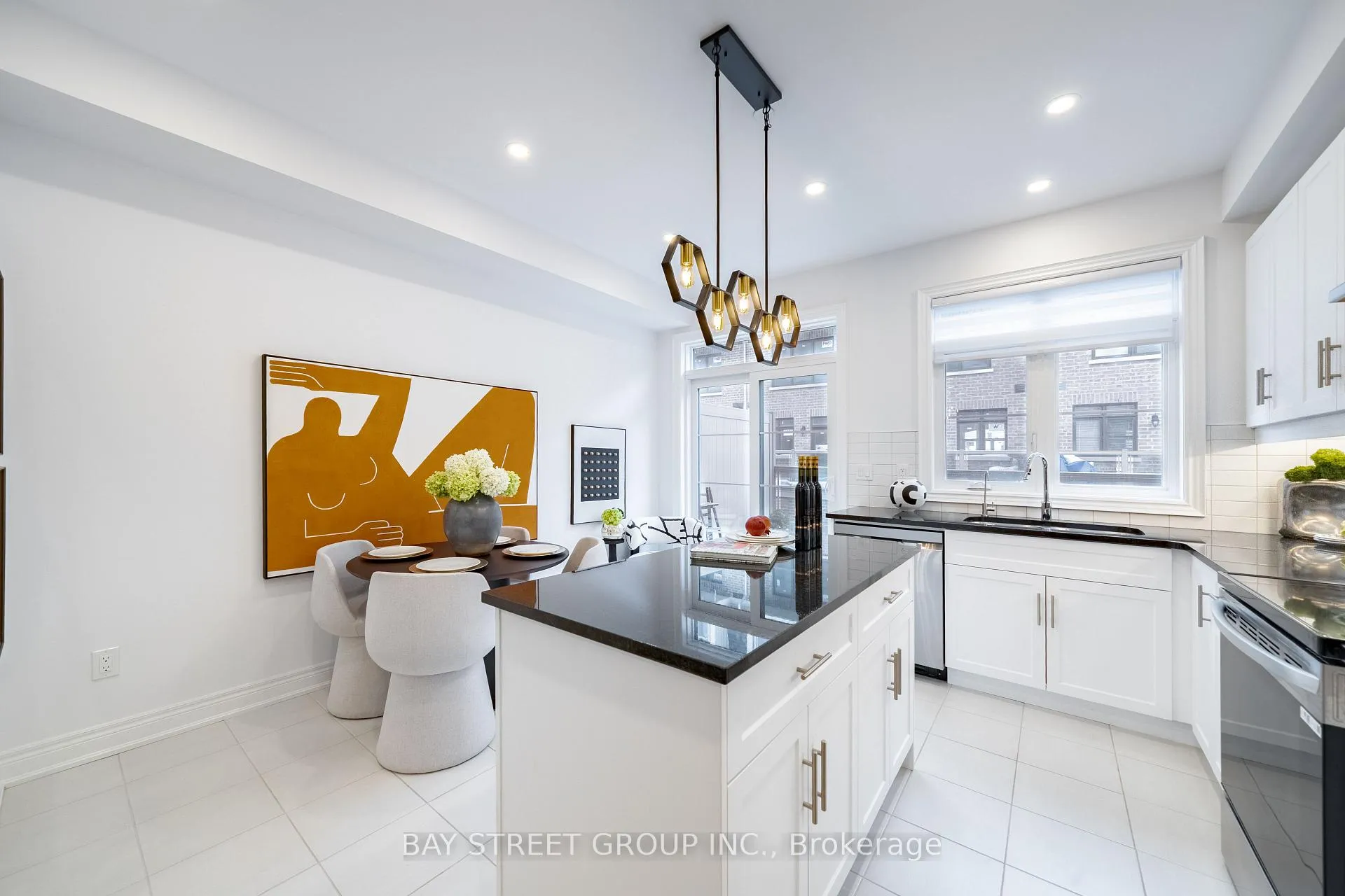 Photo 8 of Unit 34, 280 Melody Common, Oakville, River Oaks — HOMEH