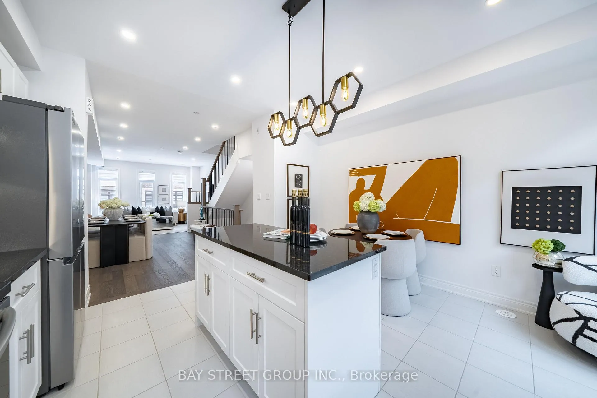 Photo 10 of Unit 34, 280 Melody Common, Oakville, River Oaks — HOMEH